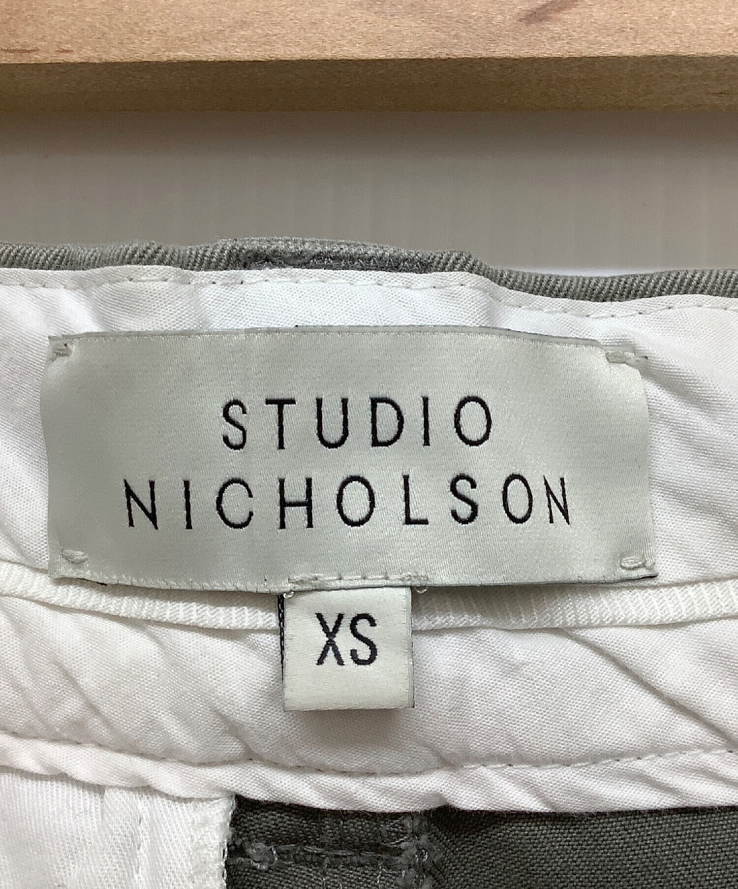 STUDIO NICHOLSON (スタジオニコルソン) ボリュームプリーツパンツ グレー サイズ:XS