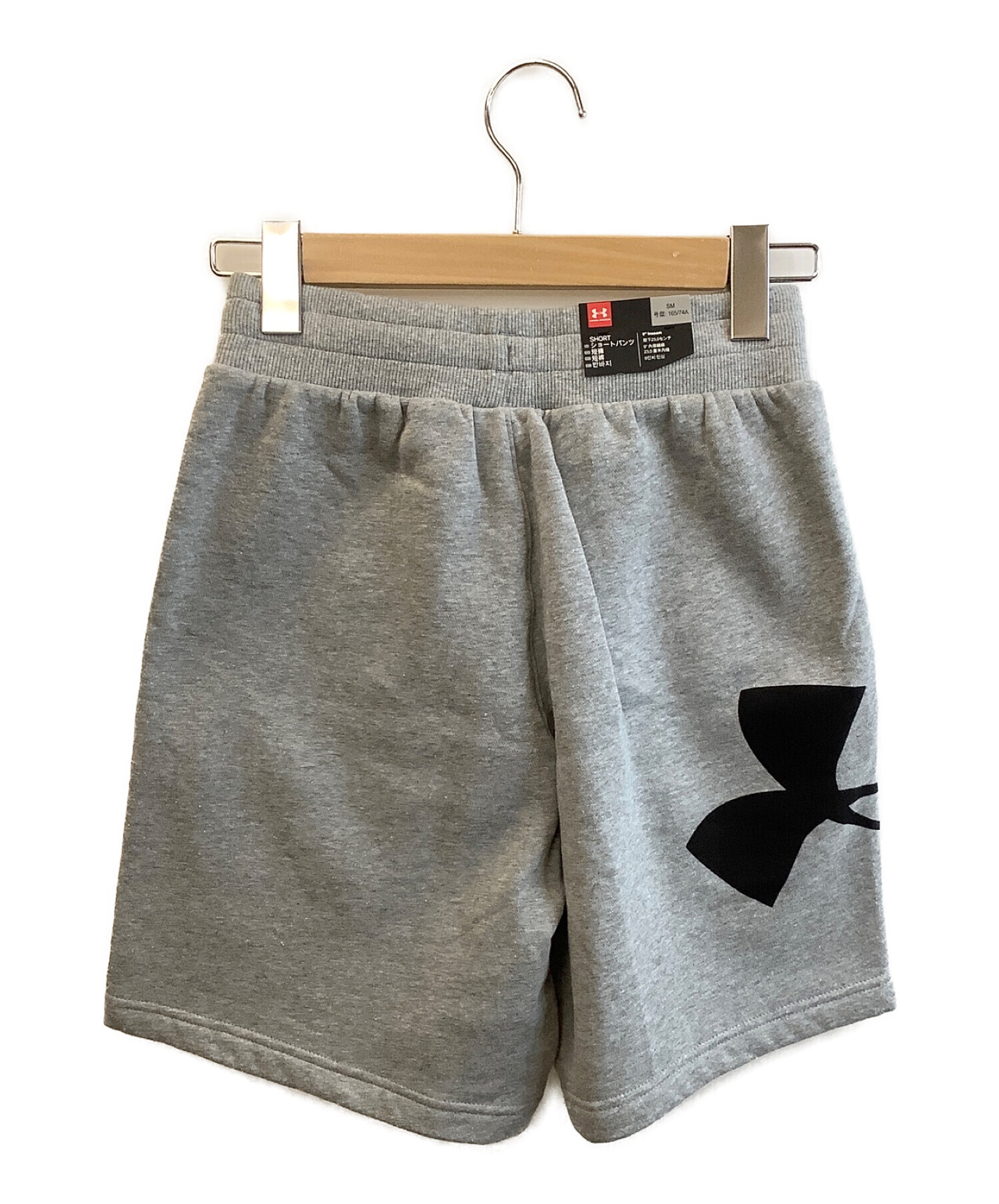 新品 未使用 UNDER ARMOUR アンダーアーマー ショートパンツ