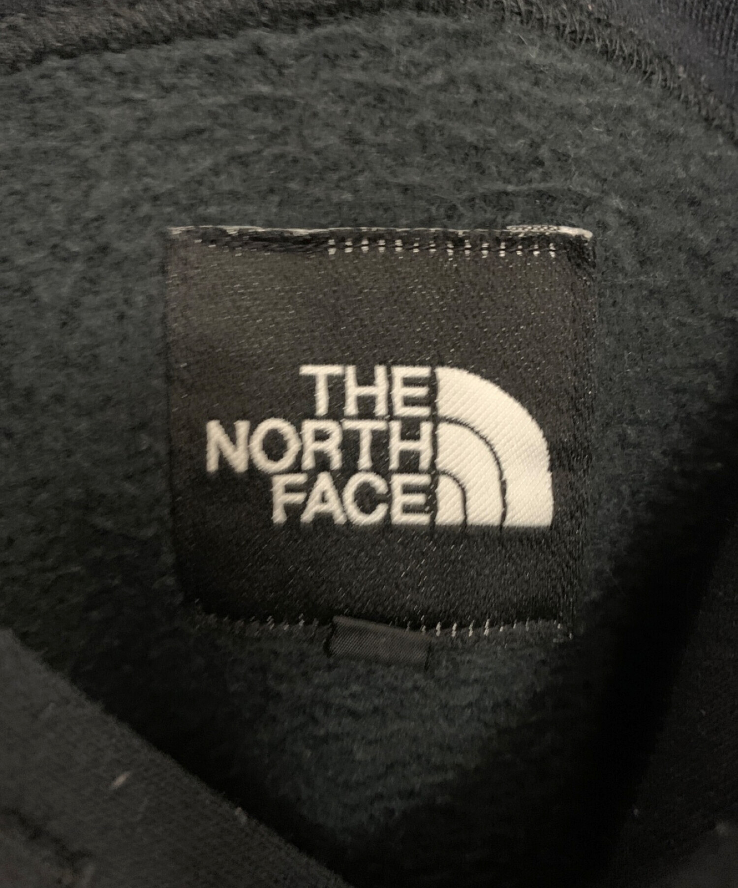 THE NORTH FACE (ザ ノース フェイス) BOXロゴプルオーバーパーカー ブラック×レッド サイズ:M