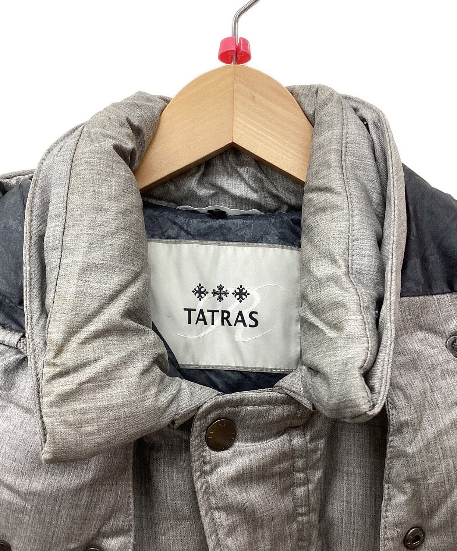 中古・古着通販】TATRAS (タトラス) ダウンコート ライトグレー サイズ:03｜ブランド・古着通販 トレファク公式【TREFAC  FASHION】スマホサイト