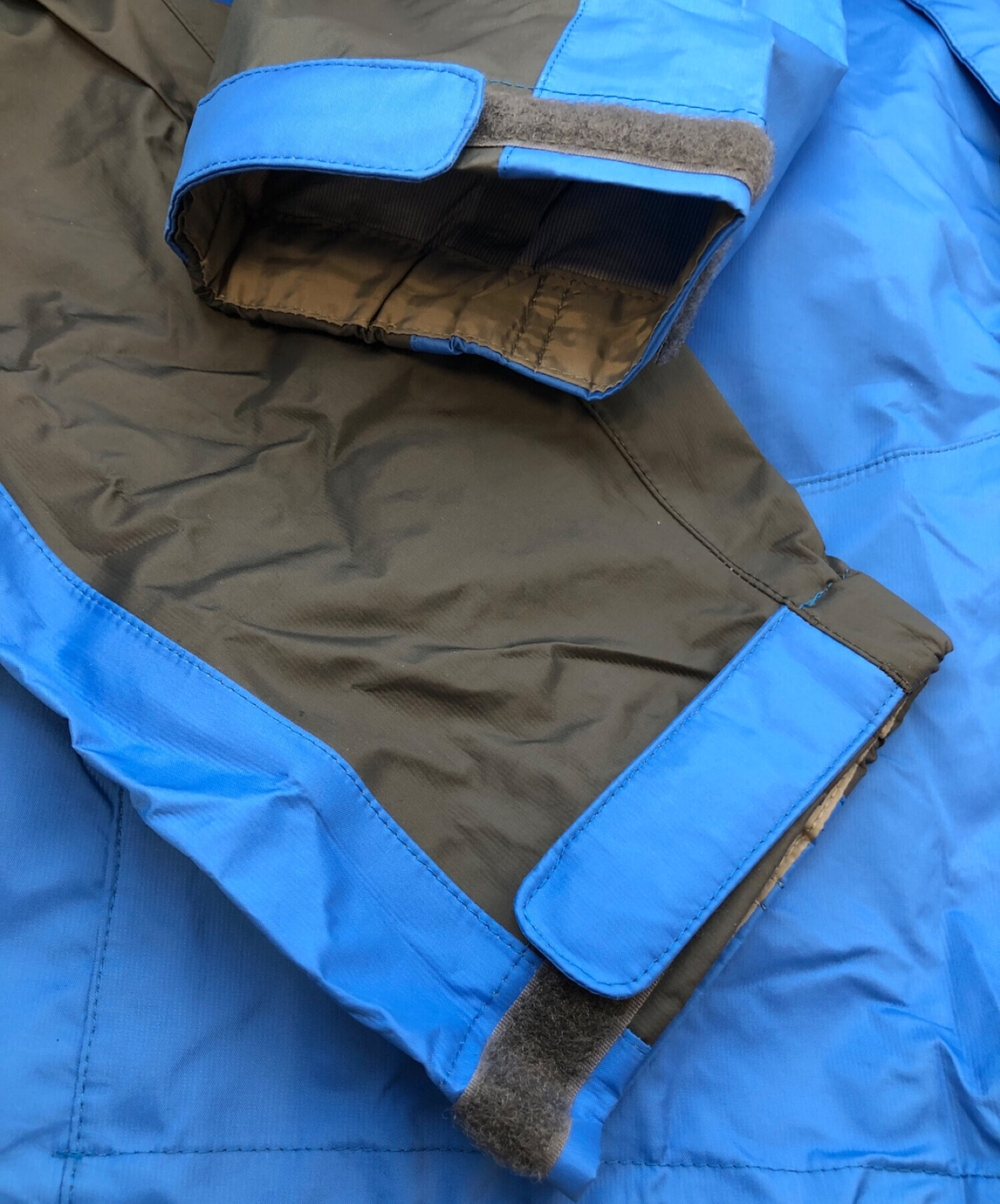 中古・古着通販】HELLY HANSEN (ヘリーハンセン) トレッキングウェア