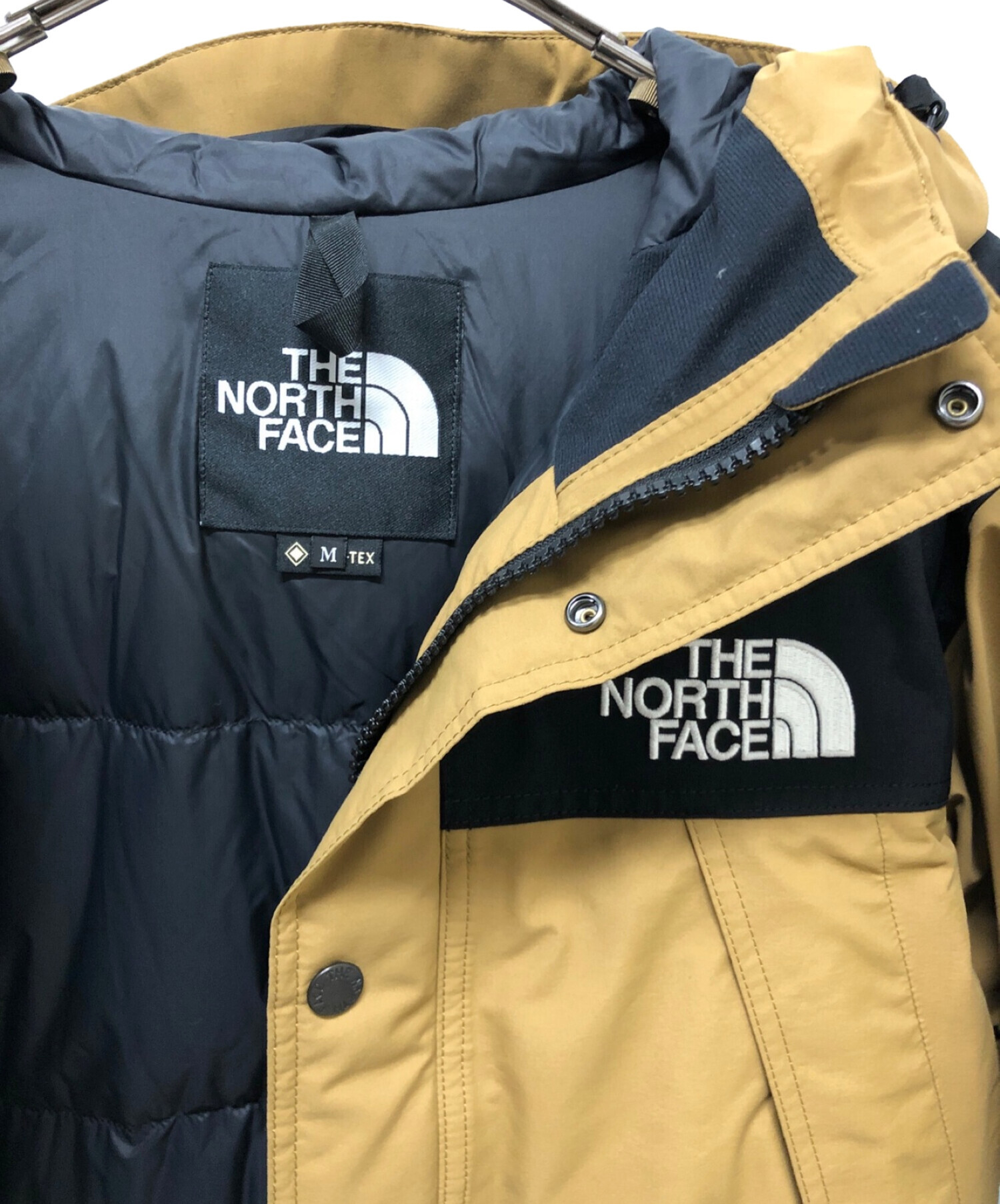 THE NORTH FACE (ザ ノース フェイス) マウンテンダウンジャケット ブリティッシュカーキ サイズ:M