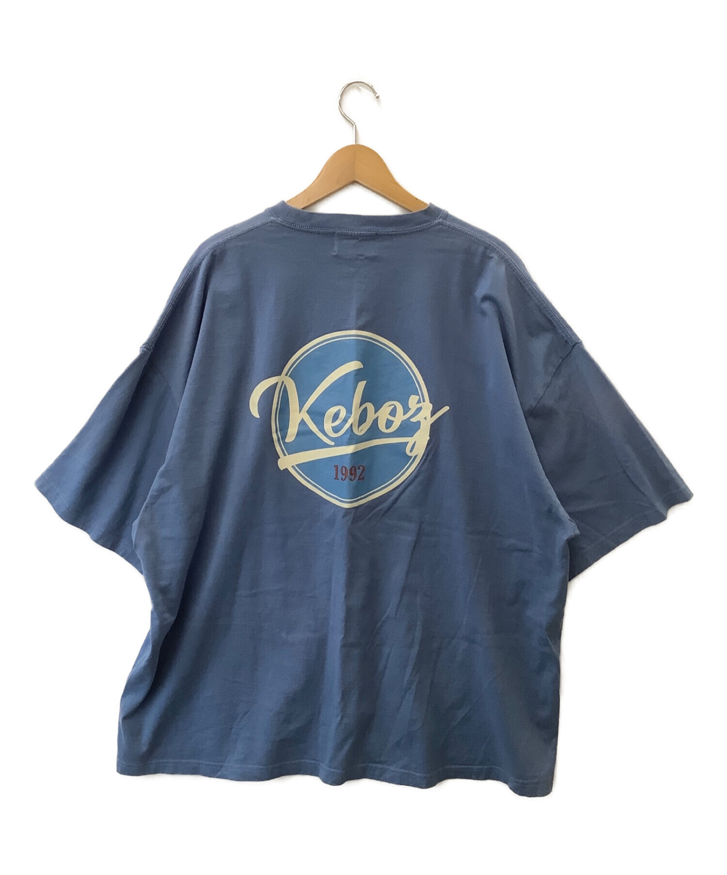 KEBOZ (ケボズ) バックプリントTシャツ ブルー サイズ:XL