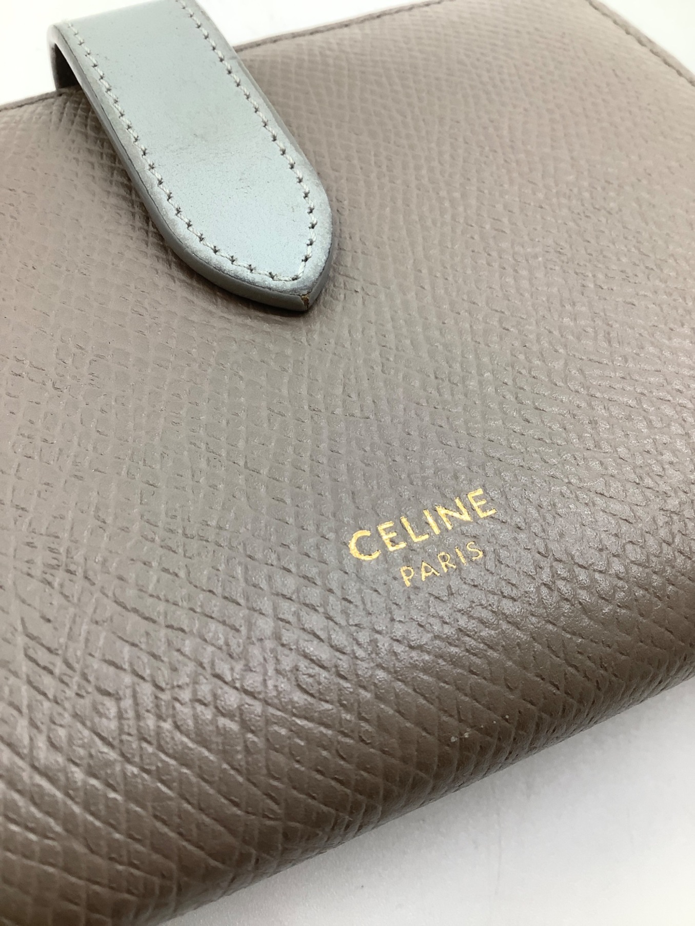 中古・古着通販】CELINE (セリーヌ) ミディアムストラップウォレット グレージュ×アイスブルー｜ブランド・古着通販 トレファク公式【TREFAC  FASHION】スマホサイト