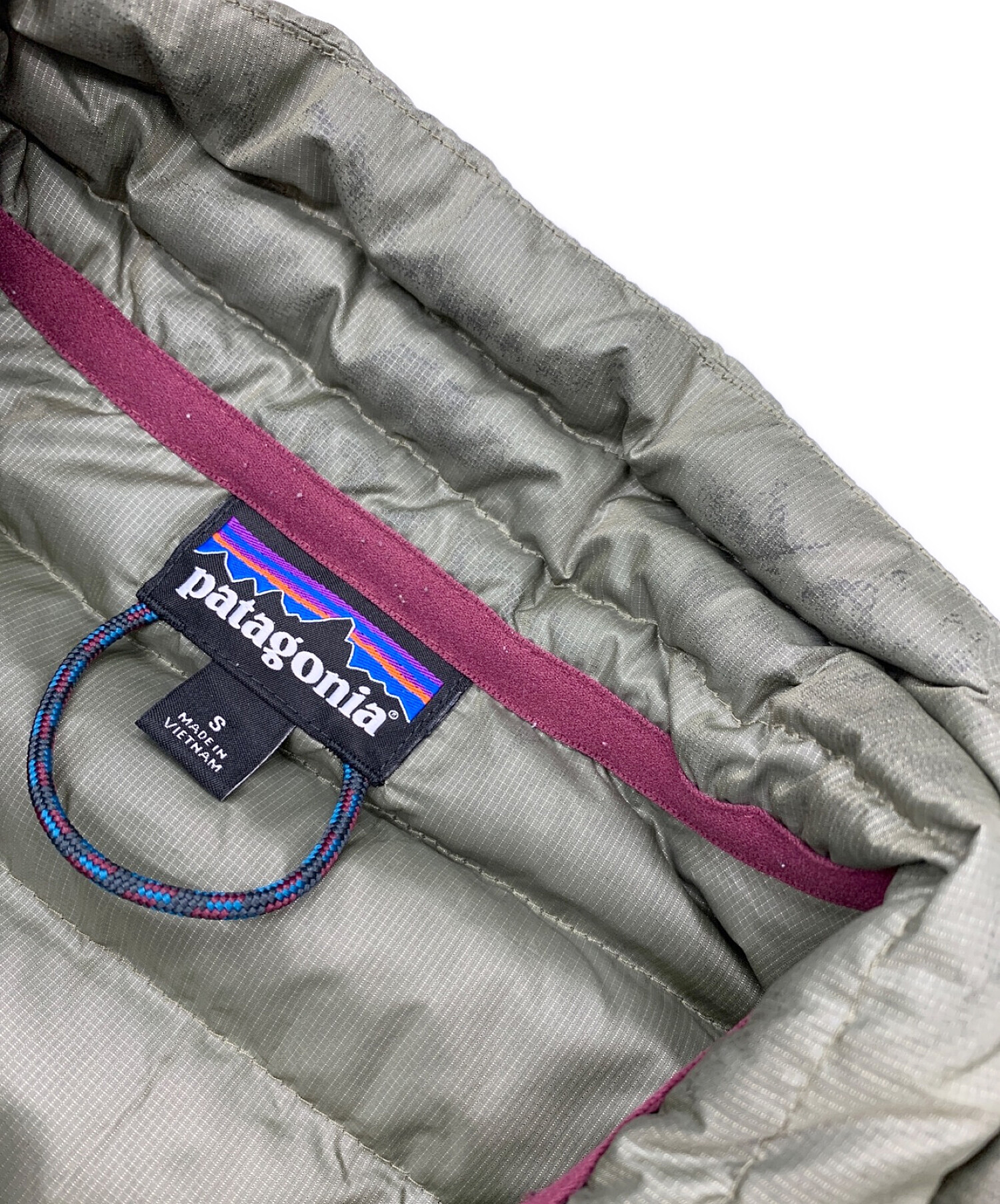 中古・古着通販】Patagonia (パタゴニア) ダウンジャケット カーキ