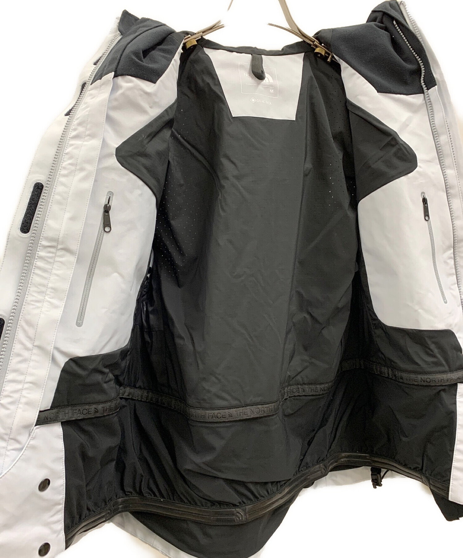 中古・古着通販】THE NORTH FACE (ザ ノース フェイス) マウンテンジャケット ホワイト×ブラック サイズ:M｜ブランド・古着通販  トレファク公式【TREFAC FASHION】スマホサイト