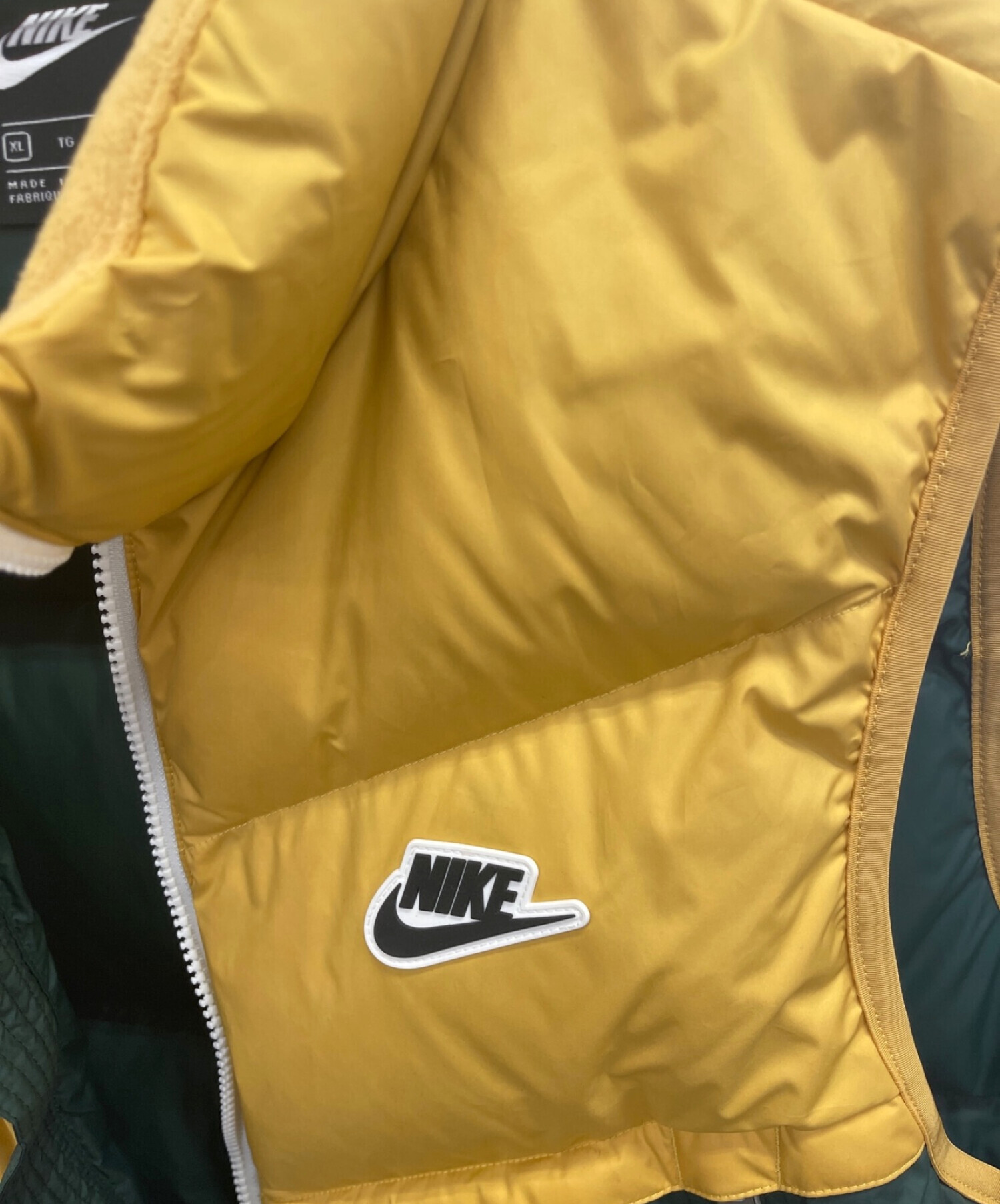 NIKE (ナイキ) ダウンベスト グリーン×イエロー サイズ:XL