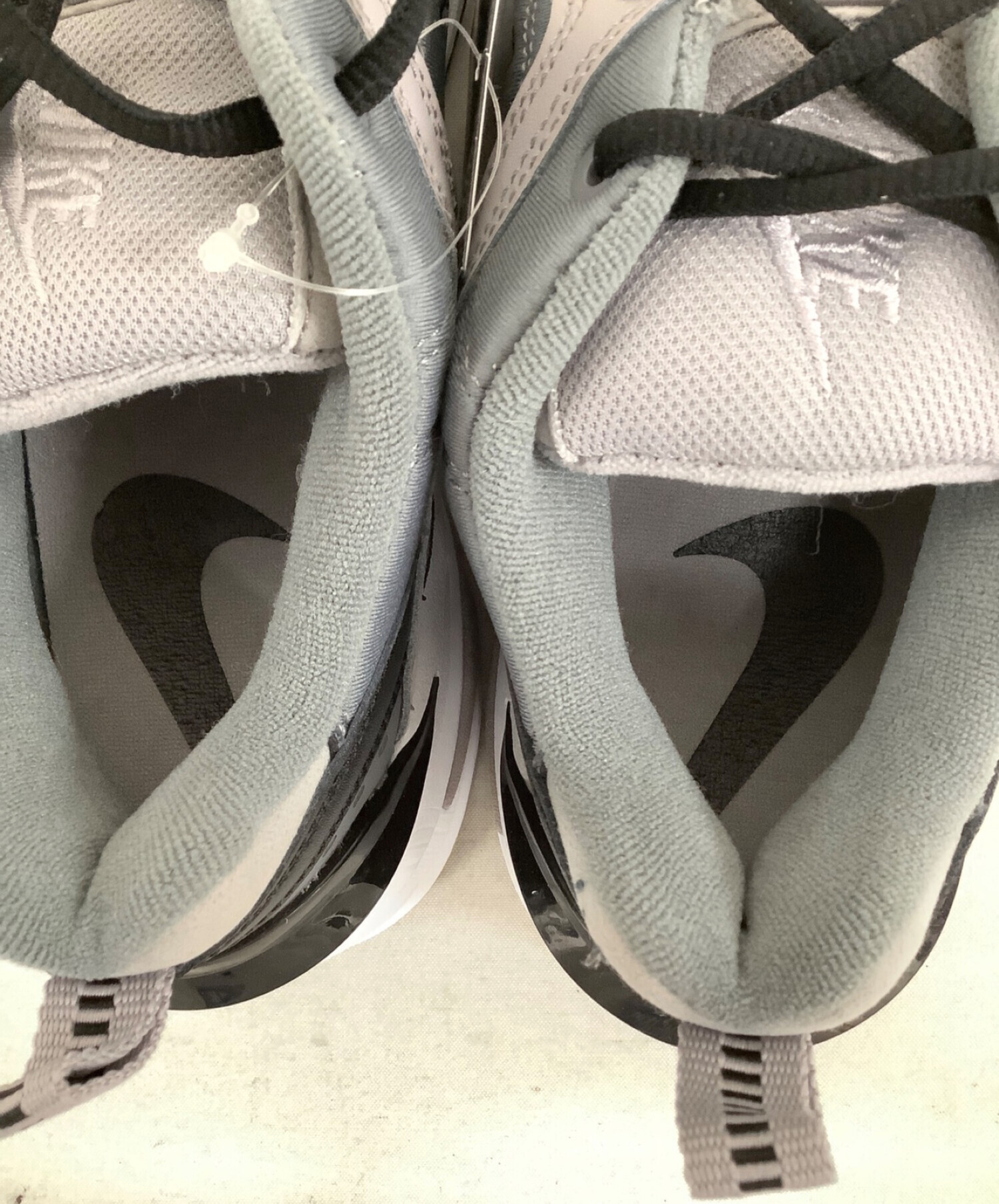 中古・古着通販】NIKE (ナイキ) スニーカー グレー サイズ:US8.5/26.5