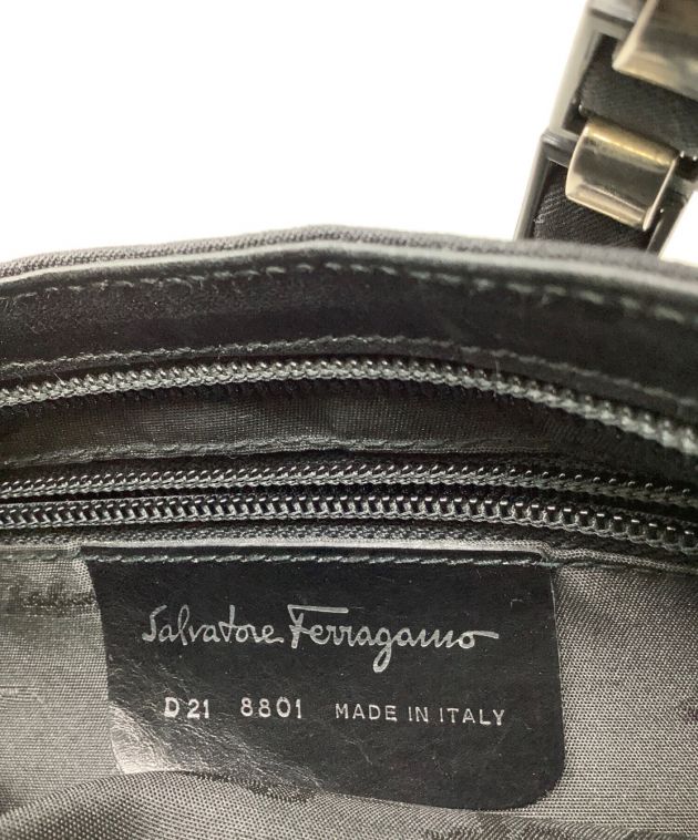 中古・古着通販】Salvatore Ferragamo (サルヴァトーレ フェラガモ) ヴァラチェーンワンショルダーバッグ Salvatore  Ferragamo（サルヴァトーレフェラガモ） D21 8801 ブラック｜ブランド・古着通販 トレファク公式【TREFAC  FASHION】スマホサイト