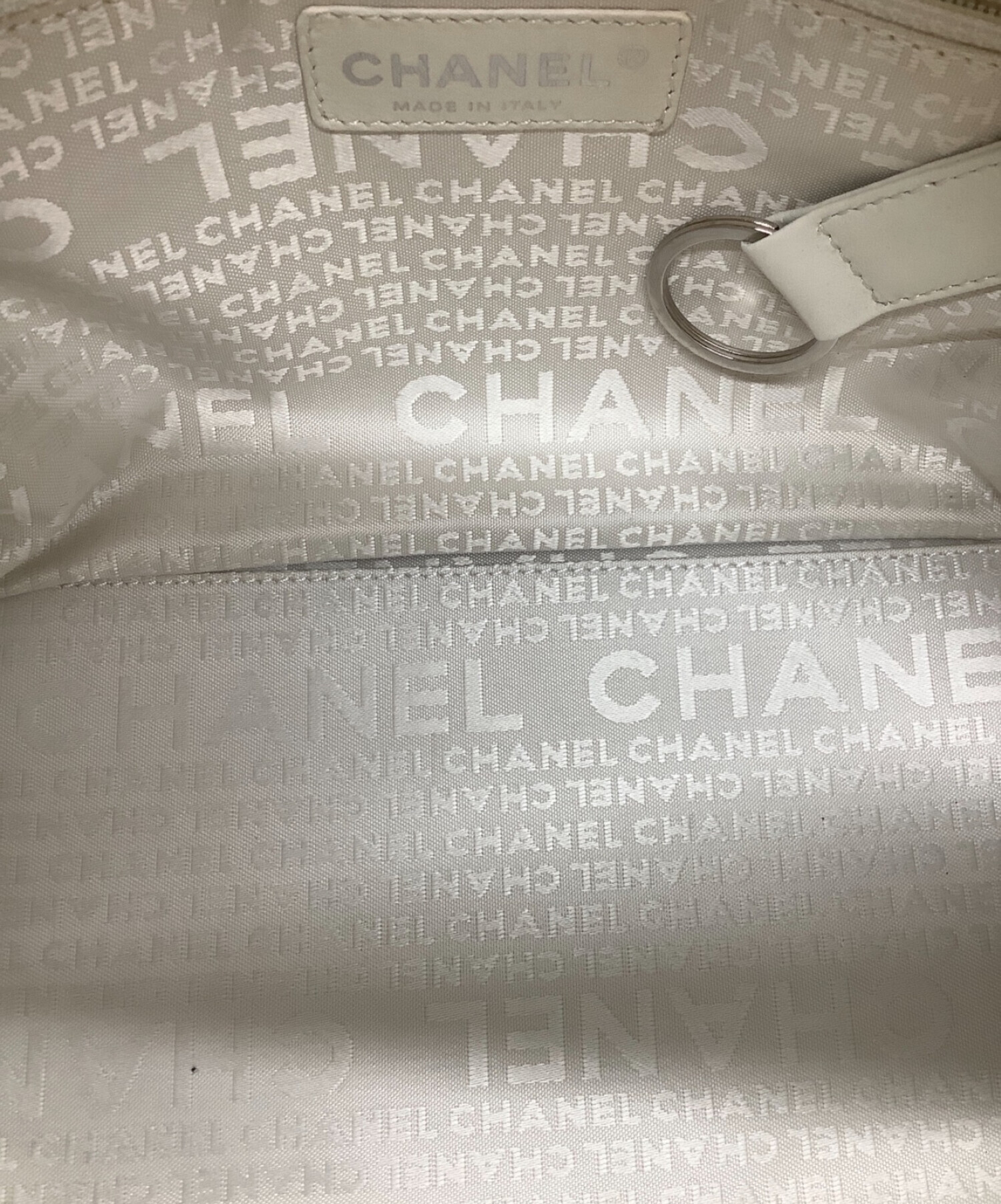 CHANEL (シャネル) チョコバー ショルダーバッグ アイボリー