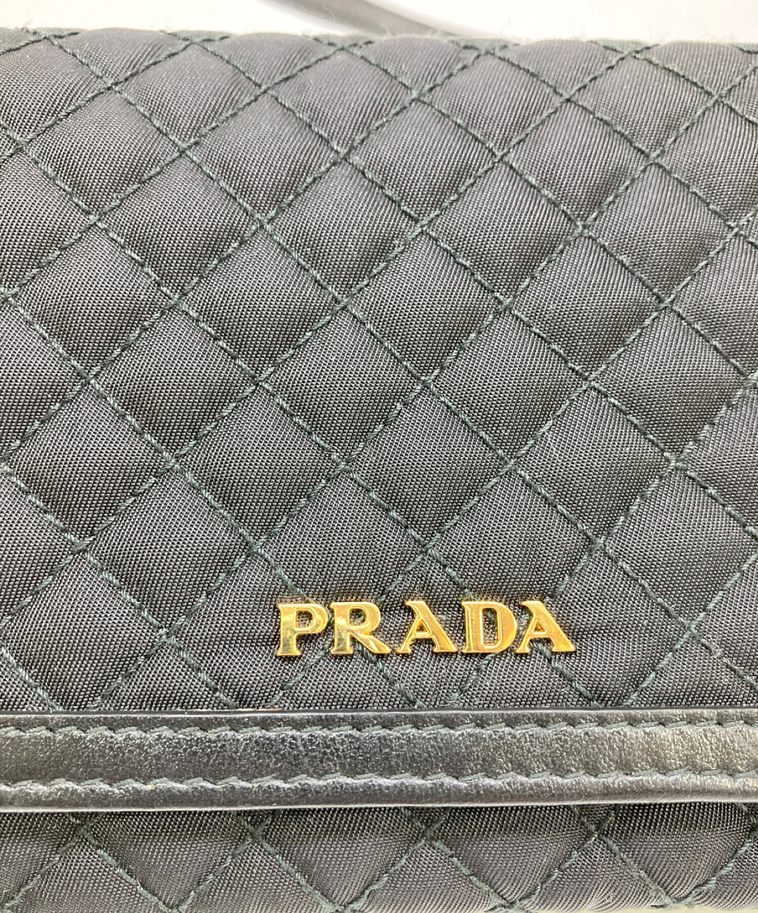 PRADA (プラダ) キルティングショルダーウォレット ブラック