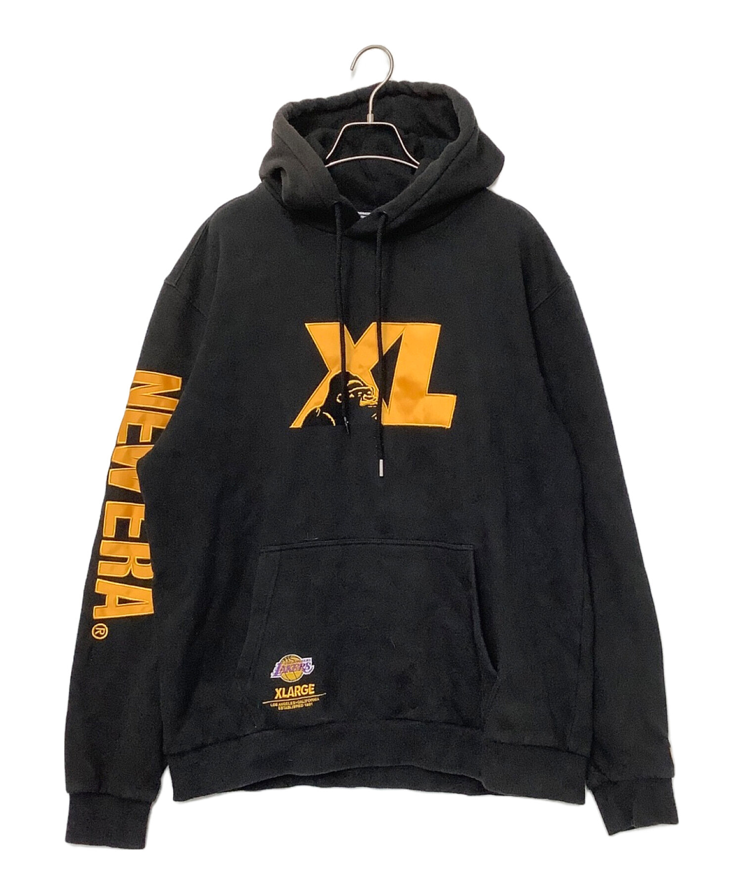 X-LARGE (エクストララージ) New Era (ニューエラ) LAKERS (レイカーズ) プルオーバーパーカー ブラック サイズ:XL