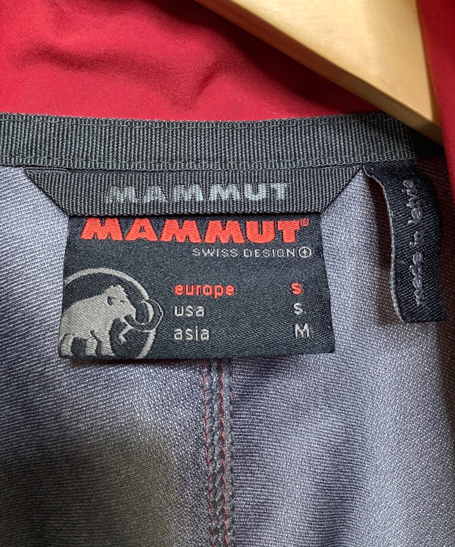 中古・古着通販】MAMMUT (マムート) マウンテンパーカー レッド サイズ