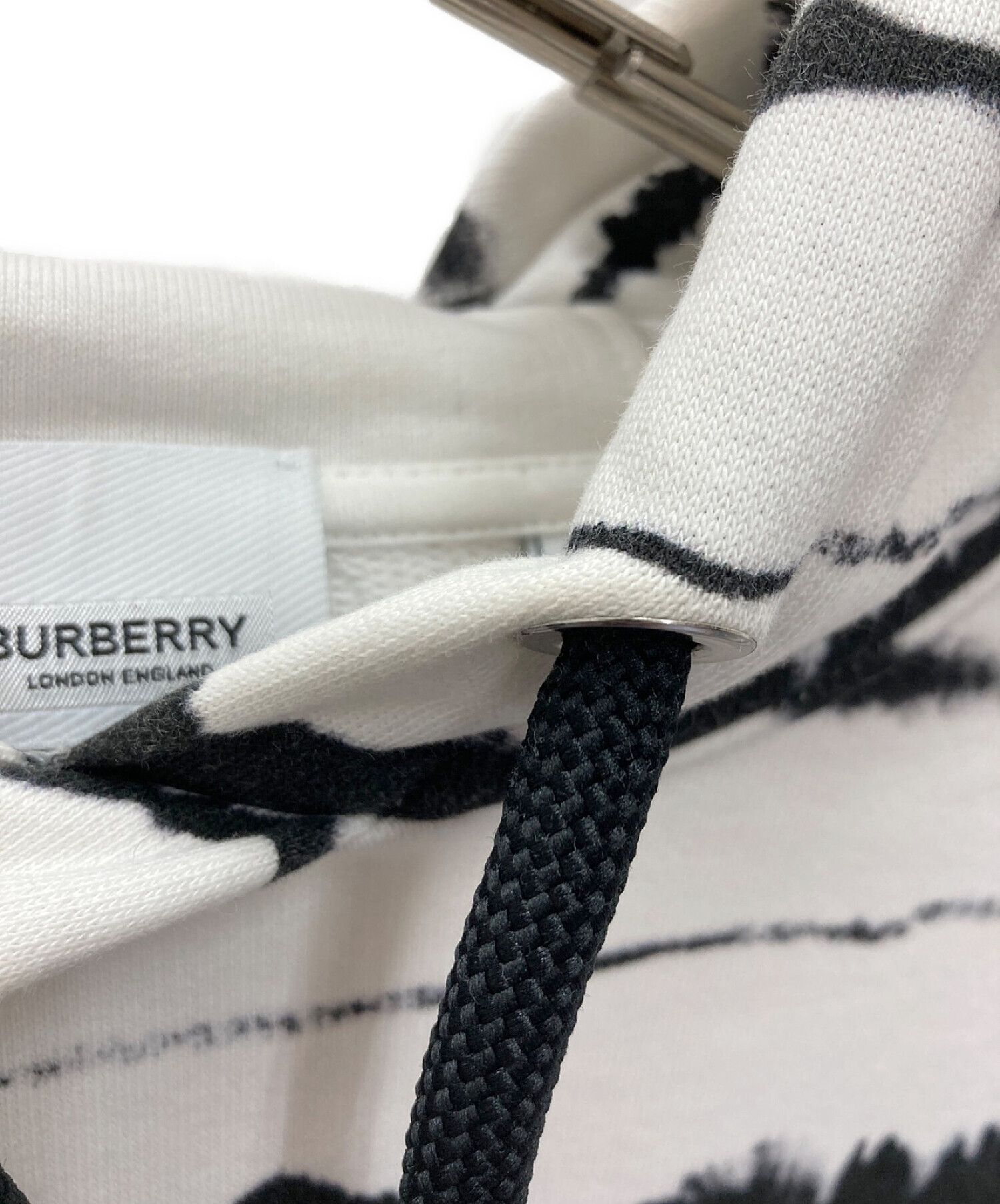 中古・古着通販】BURBERRY LONDON (バーバリー ロンドン) パーカー ホワイト×ブラック サイズ:XXS｜ブランド・古着通販  トレファク公式【TREFAC FASHION】スマホサイト