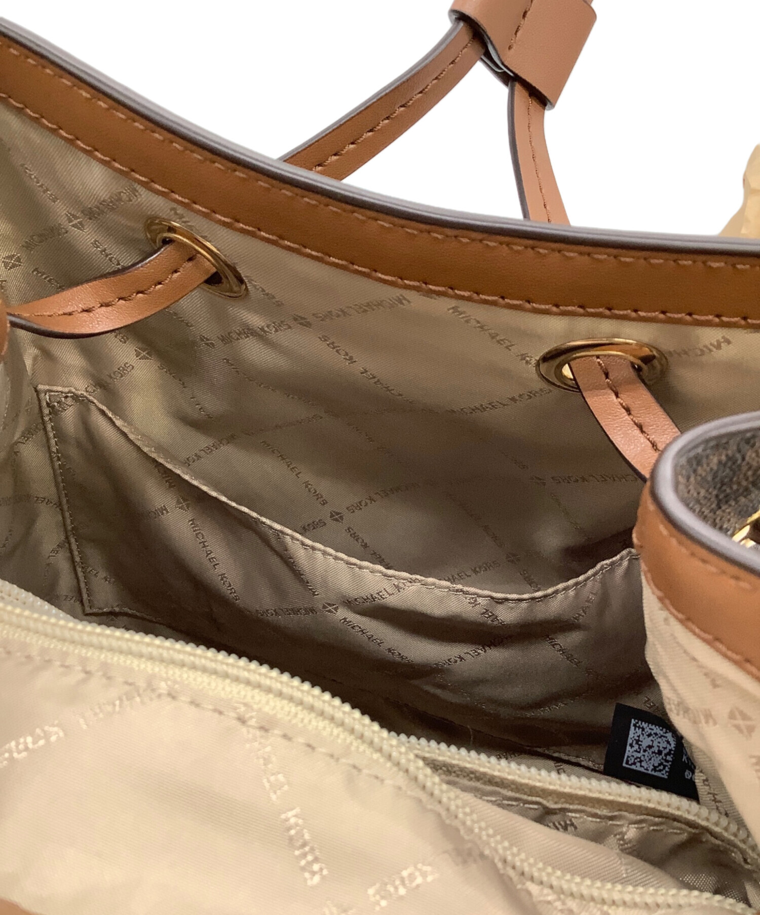 MICHAEL KORS (マイケルコース) JET SET ITEM チェーン バックパック ミディアム