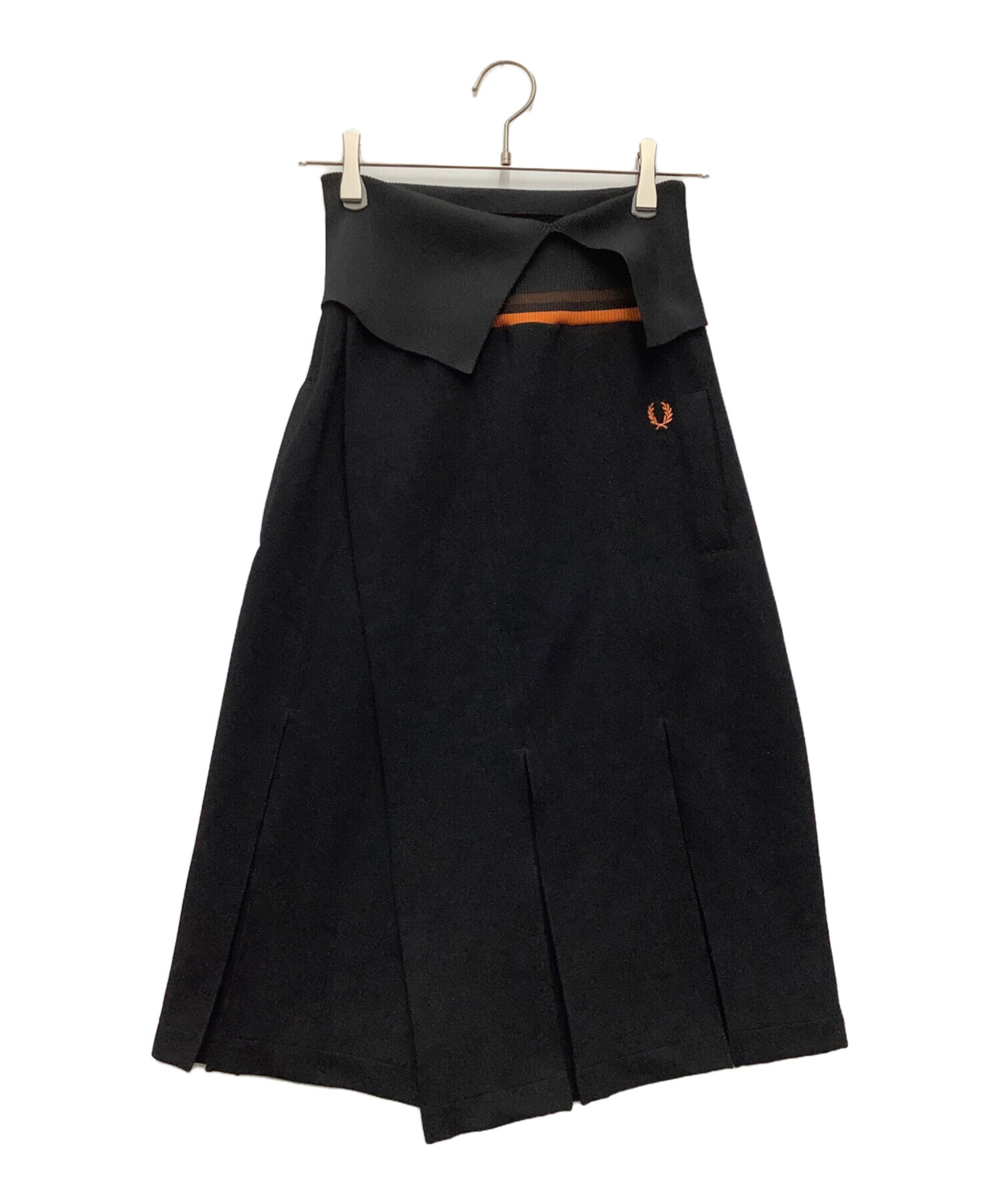 FRED PERRY (フレッドペリー) AKANE UTSUNOMIYA (アカネウツノミヤ) Deep Rib Track Skirt  ブラック×オレンジ サイズ:SIZE 4（XS相当）