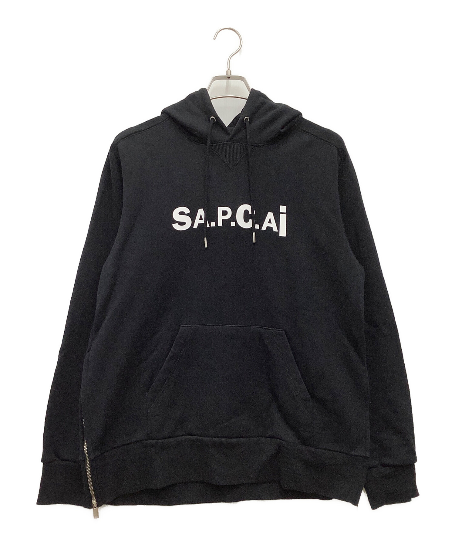 中古・古着通販】A.P.C. (アーペーセー) sacai (サカイ) プルオーバーパーカー ブラック サイズ:SIZE L｜ブランド・古着通販  トレファク公式【TREFAC FASHION】スマホサイト