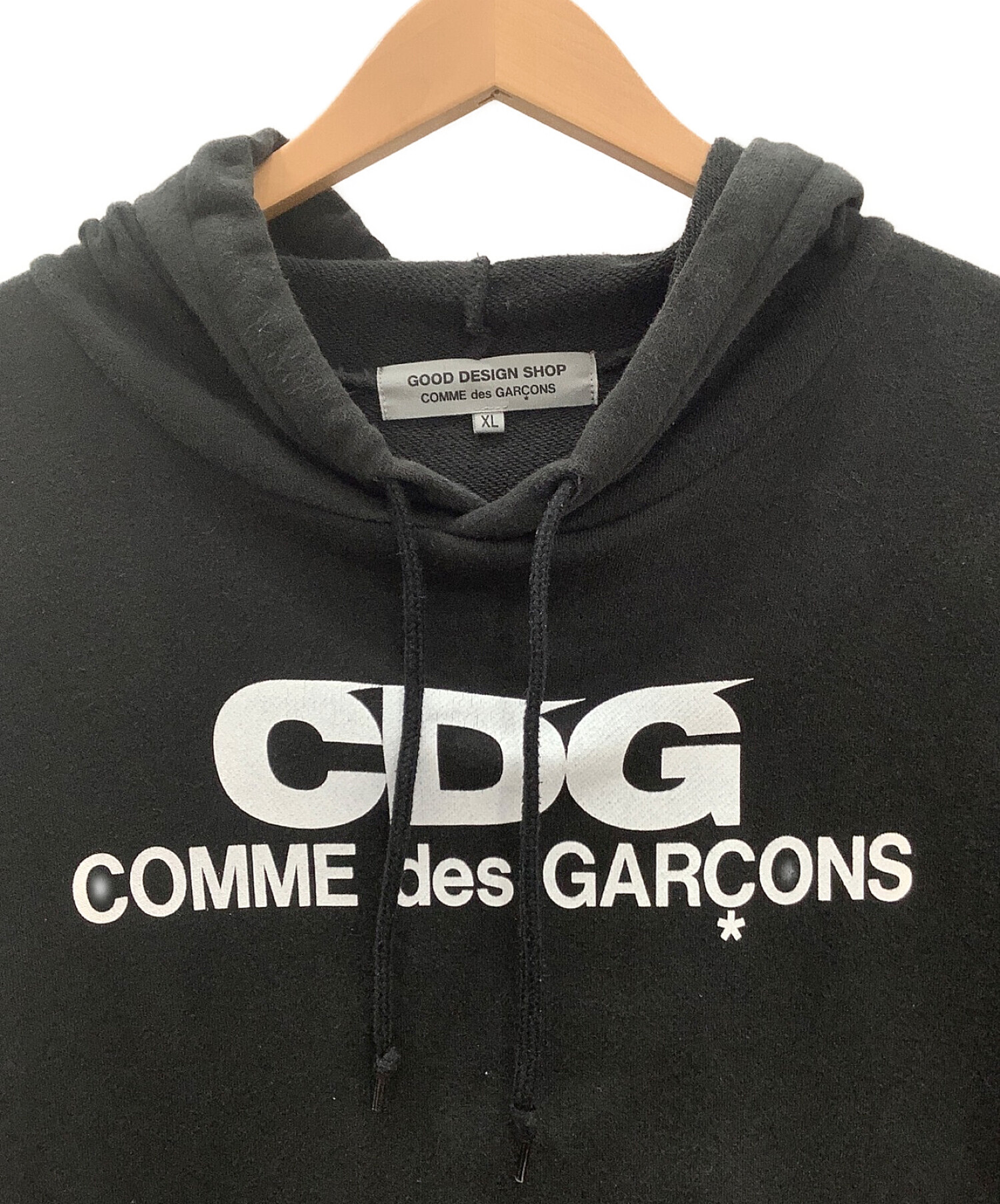 GOOD DESIGN SHOP COMME des GARCONS プルオーバーパーカーGOOD DESIGN SHOP COMME des  GARCONS 色落ち・毛羽立ち有 ブラック サイズ:XL