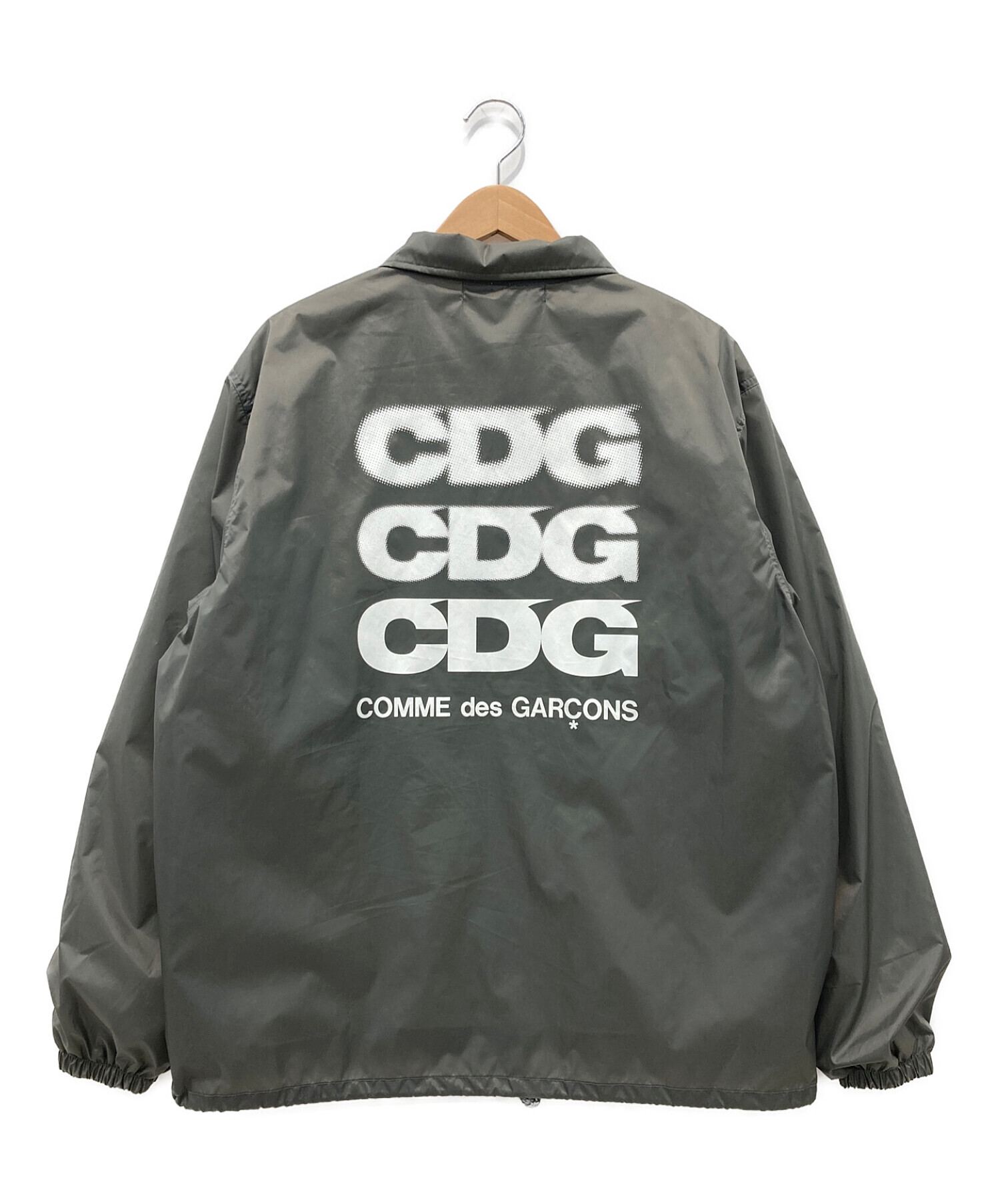 GOOD DESIGN SHOP COMME des GARCONS (グッドデザインショップ コムデギャルソン) CDGロゴコーチジャケット グレー  サイズ:L