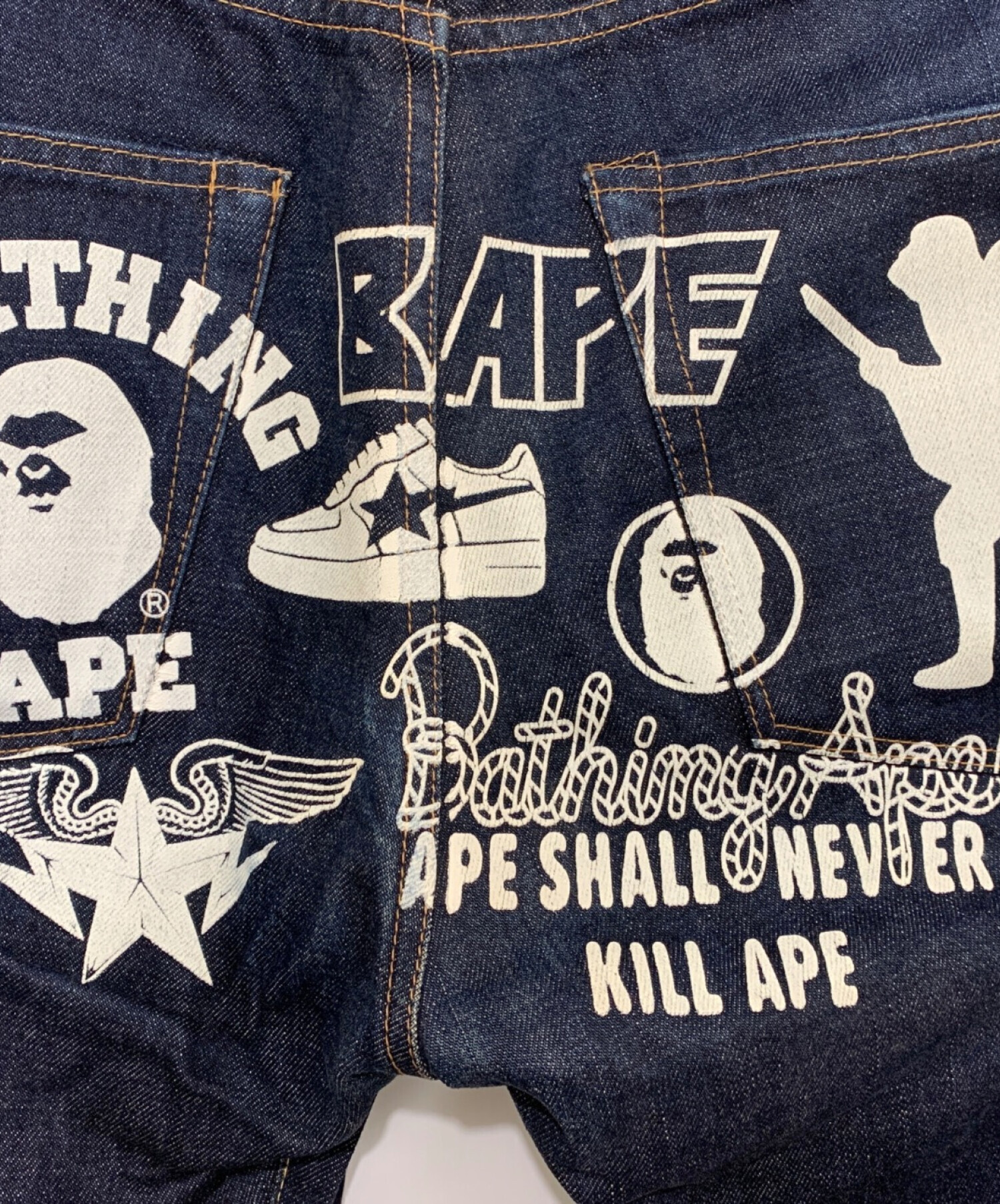 中古・古着通販】A BATHING APE (アベイシングエイプ) バックプリントデニムパンツ インディゴ サイズ:M｜ブランド・古着通販  トレファク公式【TREFAC FASHION】スマホサイト