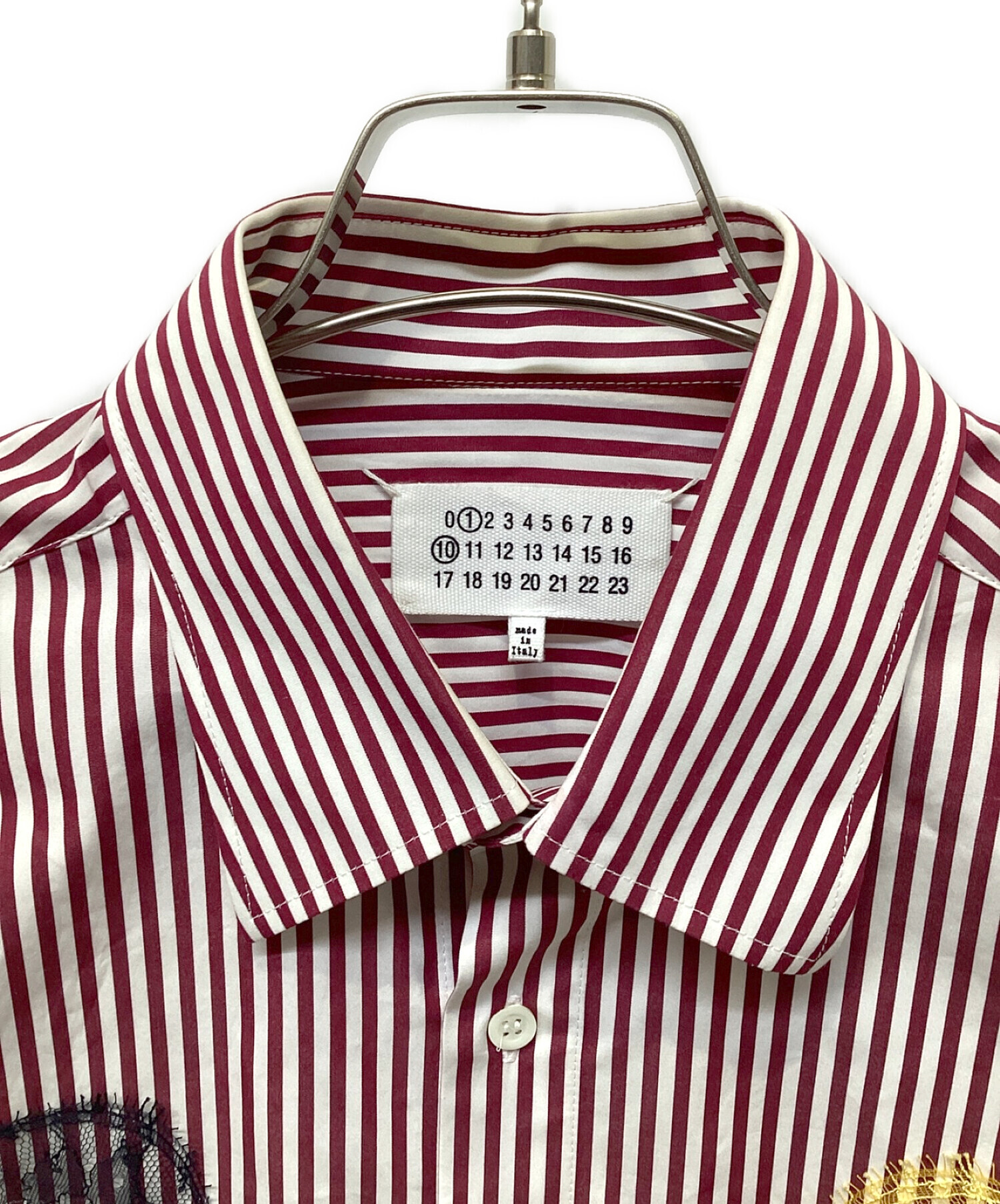 中古・古着通販】Maison Margiela (メゾンマルジェラ) ピンストライプレースシャツ ホワイト×レッド サイズ:37｜ブランド・古着通販  トレファク公式【TREFAC FASHION】スマホサイト