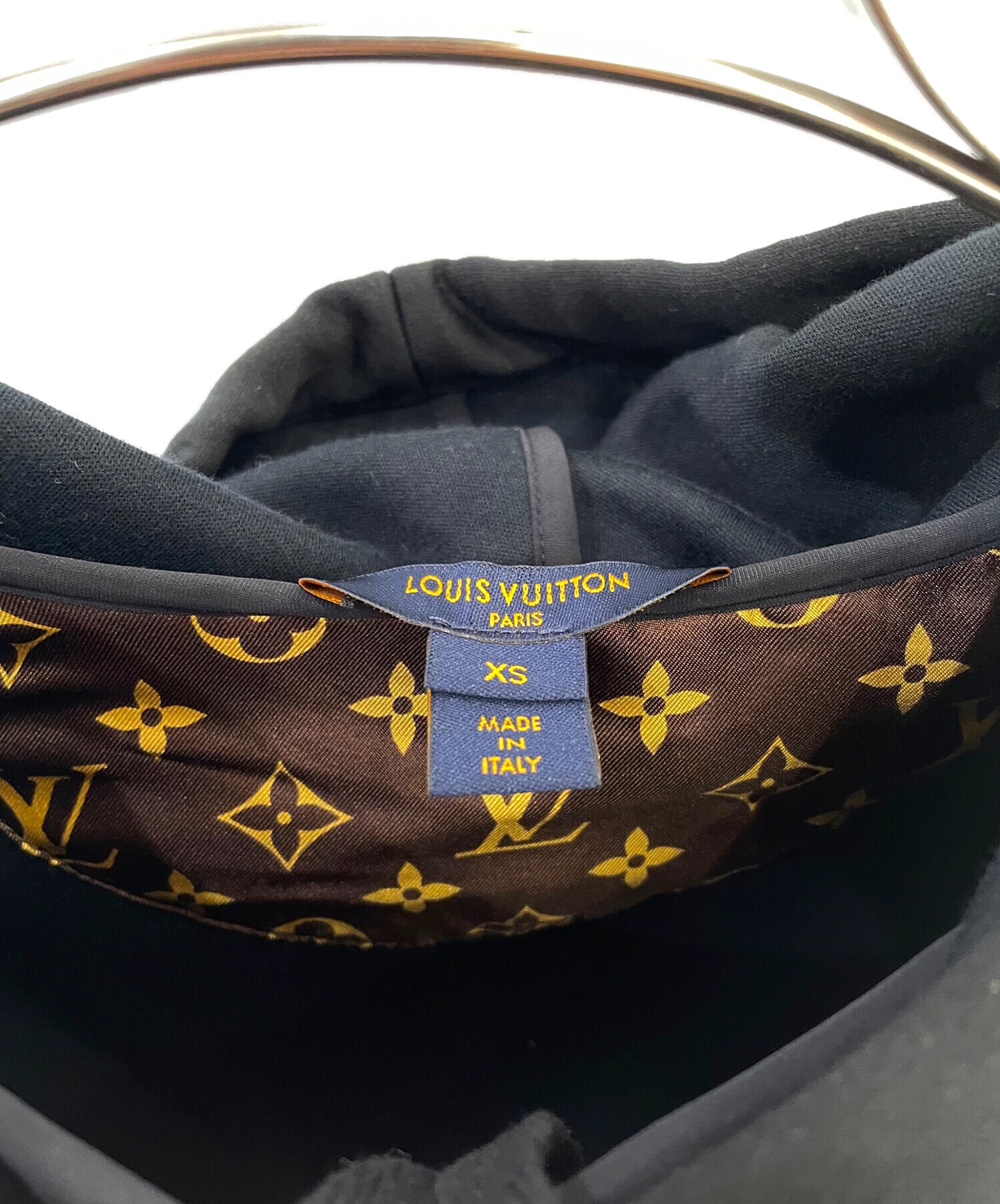 中古・古着通販】LOUIS VUITTON (ルイ ヴィトン) ロゴプリントパーカー ブラック サイズ:XS｜ブランド・古着通販  トレファク公式【TREFAC FASHION】スマホサイト