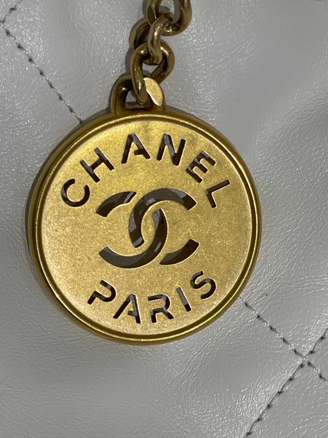 中古・古着通販】CHANEL (シャネル) シャネル22 ホワイト サイズ