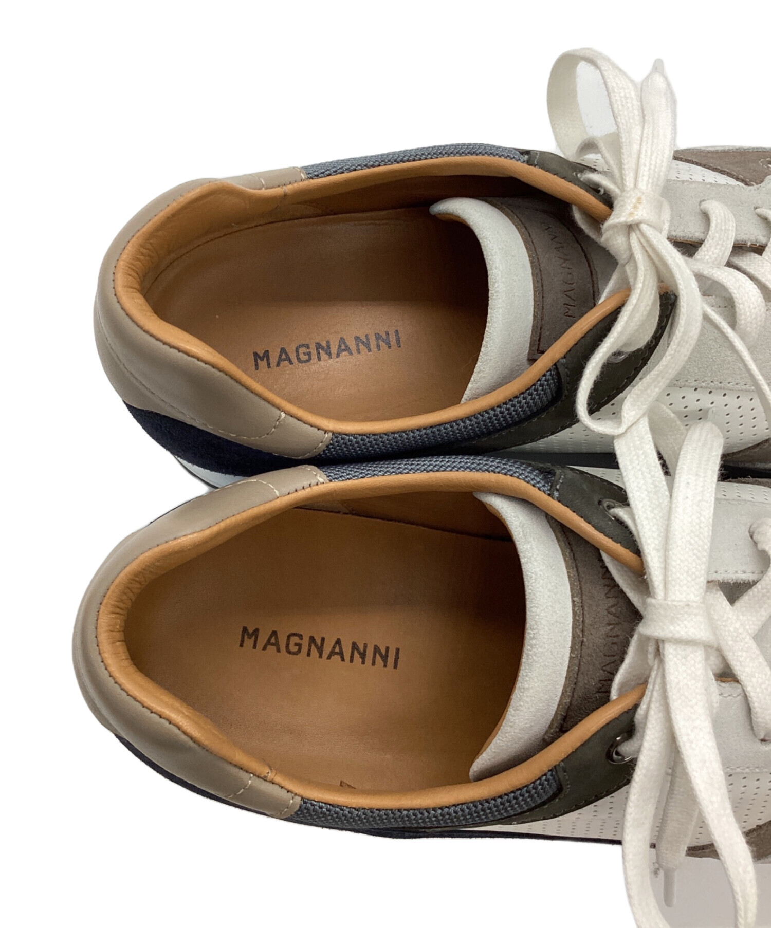 中古・古着通販】MAGNANNI (マグナーニ) スニーカー ホワイト×ネイビー サイズ:43｜ブランド・古着通販 トレファク公式【TREFAC  FASHION】スマホサイト