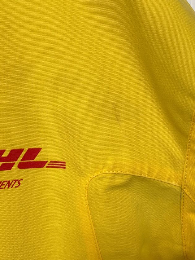 VETEMENTS (ヴェトモン) DHL (ディーエイチエル) Oversized Logo-Print Cotton-Blend Canvas  And Shell Jacket イエロー×ブラック サイズ:XS