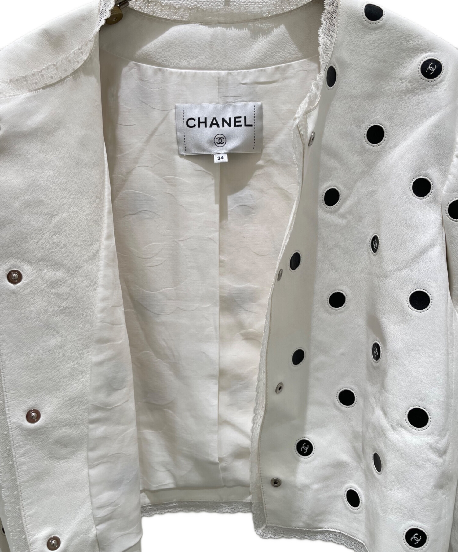 中古・古着通販】CHANEL (シャネル) ココボタン レザージャケット ホワイト サイズ:34｜ブランド・古着通販 トレファク公式【TREFAC  FASHION】スマホサイト