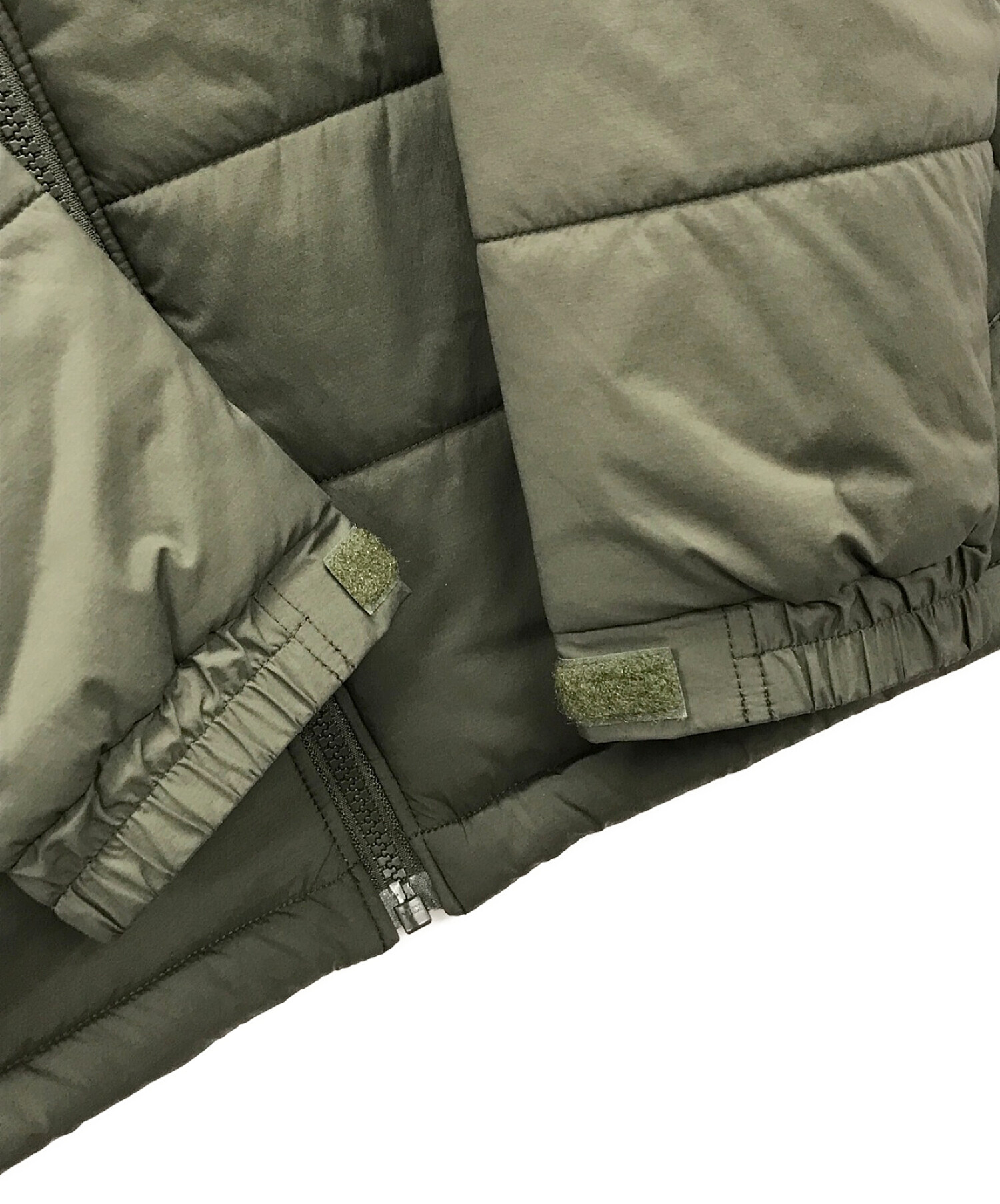 THE NORTH FACE (ザ ノース フェイス) 中綿ジャケット カーキ サイズ:M