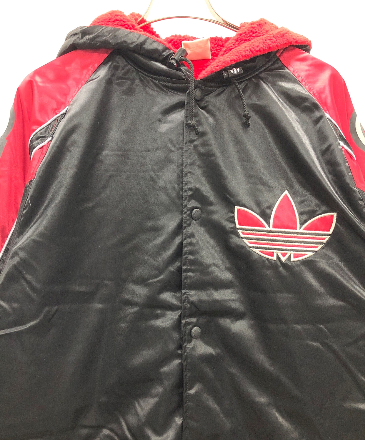 中古・古着通販】adidas (アディダス) ベンチコート ブラック×レッド