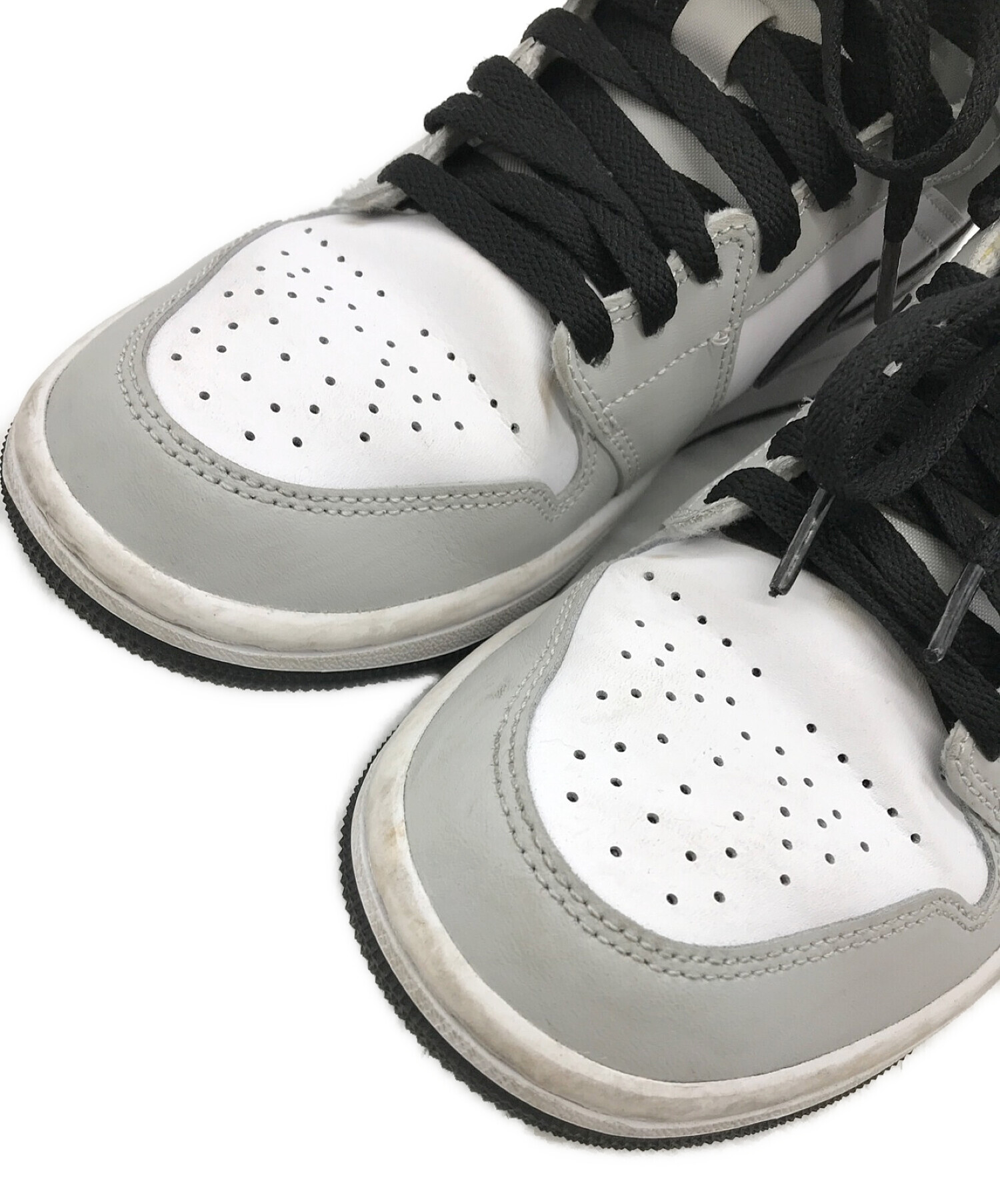 NIKE (ナイキ) WMNS AIR JORDAN 1 MID GREY FOG/ウィメンズエアジョーダン1ミッドグレイフォグ ブラック×グレー  サイズ:23.5cm