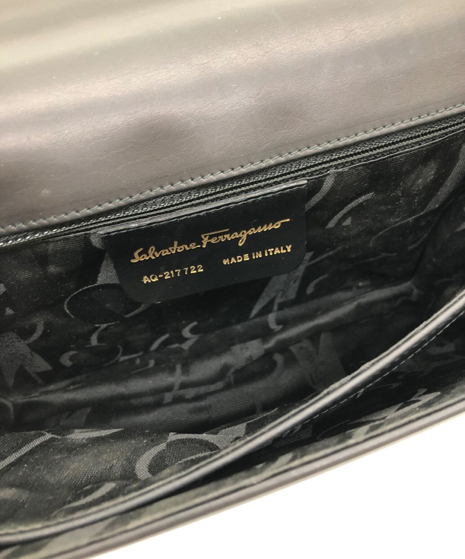 中古・古着通販】Salvatore Ferragamo (サルヴァトーレ フェラガモ) ウッドロゴショルダーバッグ ブラック｜ブランド・古着通販  トレファク公式【TREFAC FASHION】スマホサイト