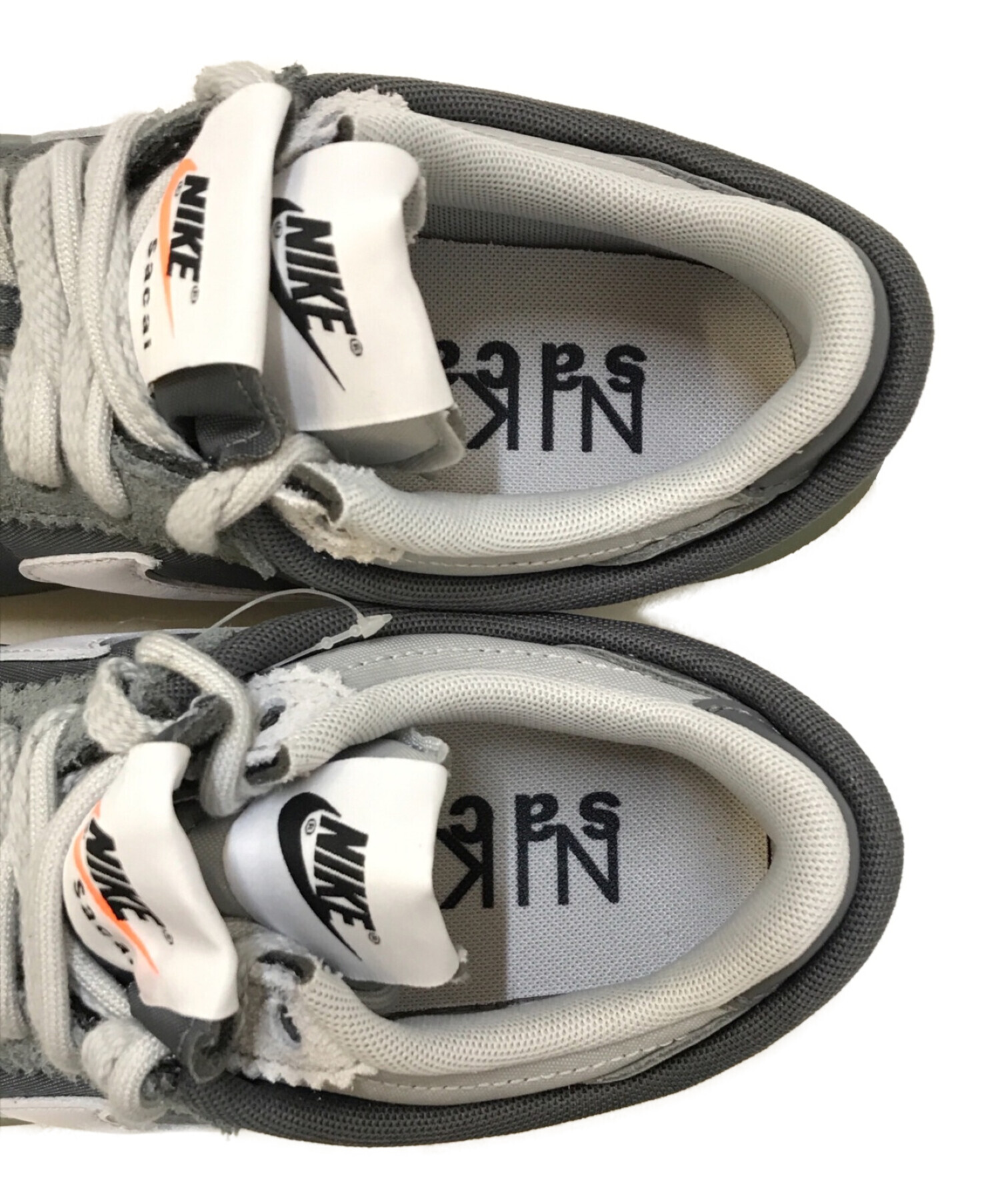 NIKE (ナイキ) sacai (サカイ) Zoom Cortez アイアングレー サイズ:メンズ：6(24cm)　 レディース：7.5(24.5cm) 未使用品