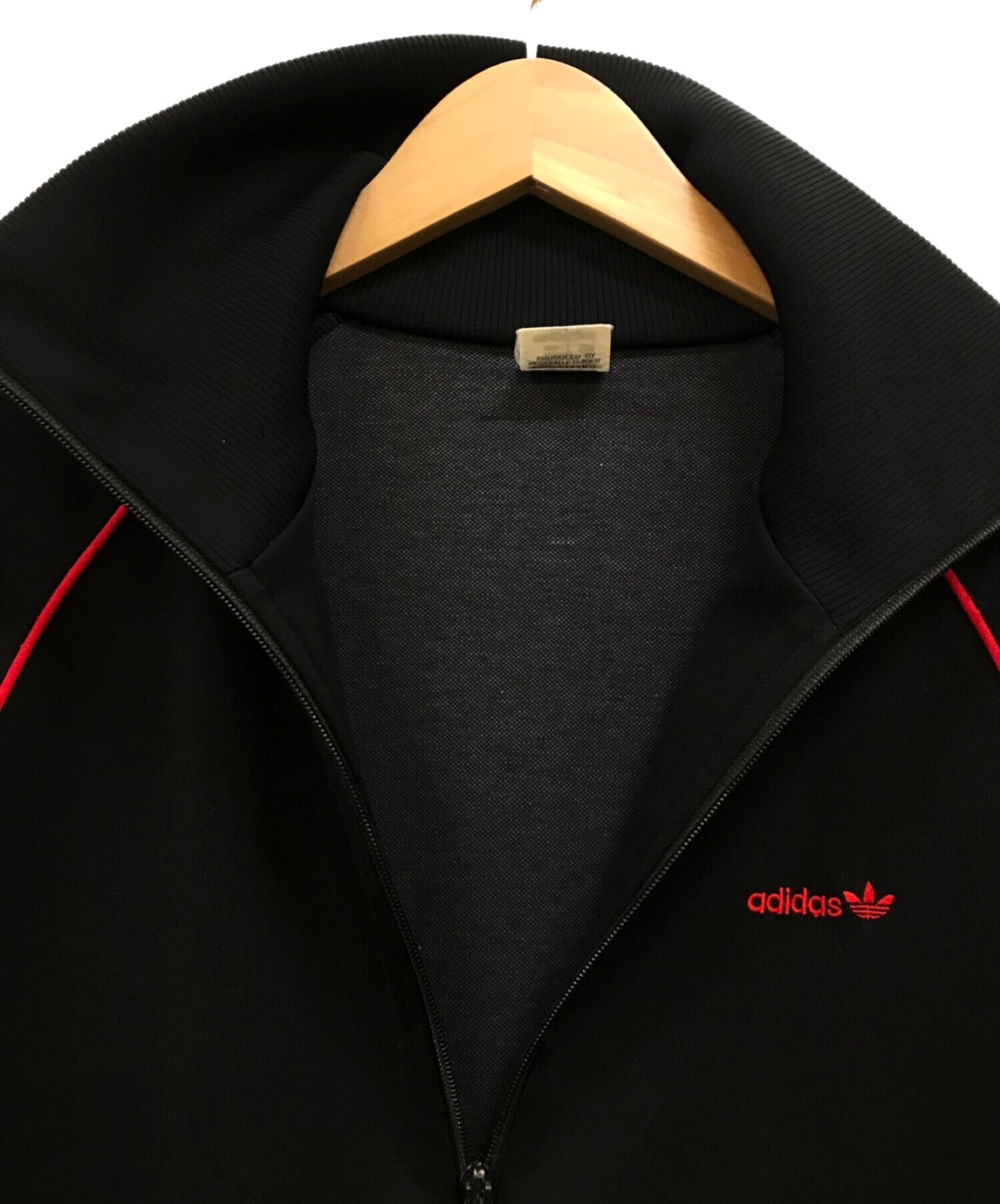 adidas (アディダス) ハイネックトラックジャケット ブラック×レッド サイズ:M