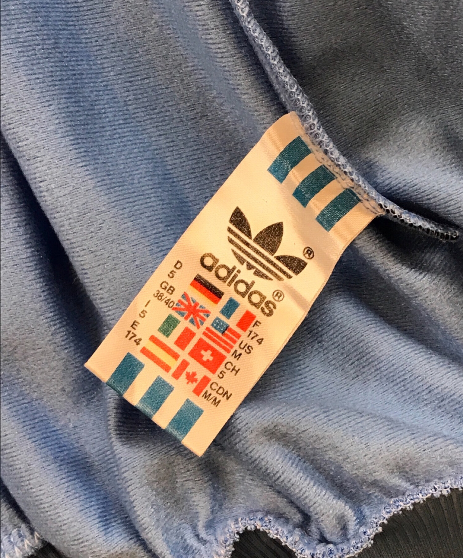 adidas (アディダス) 万国旗タグ トレフォイルトラックジャケット ブルー サイズ:F174