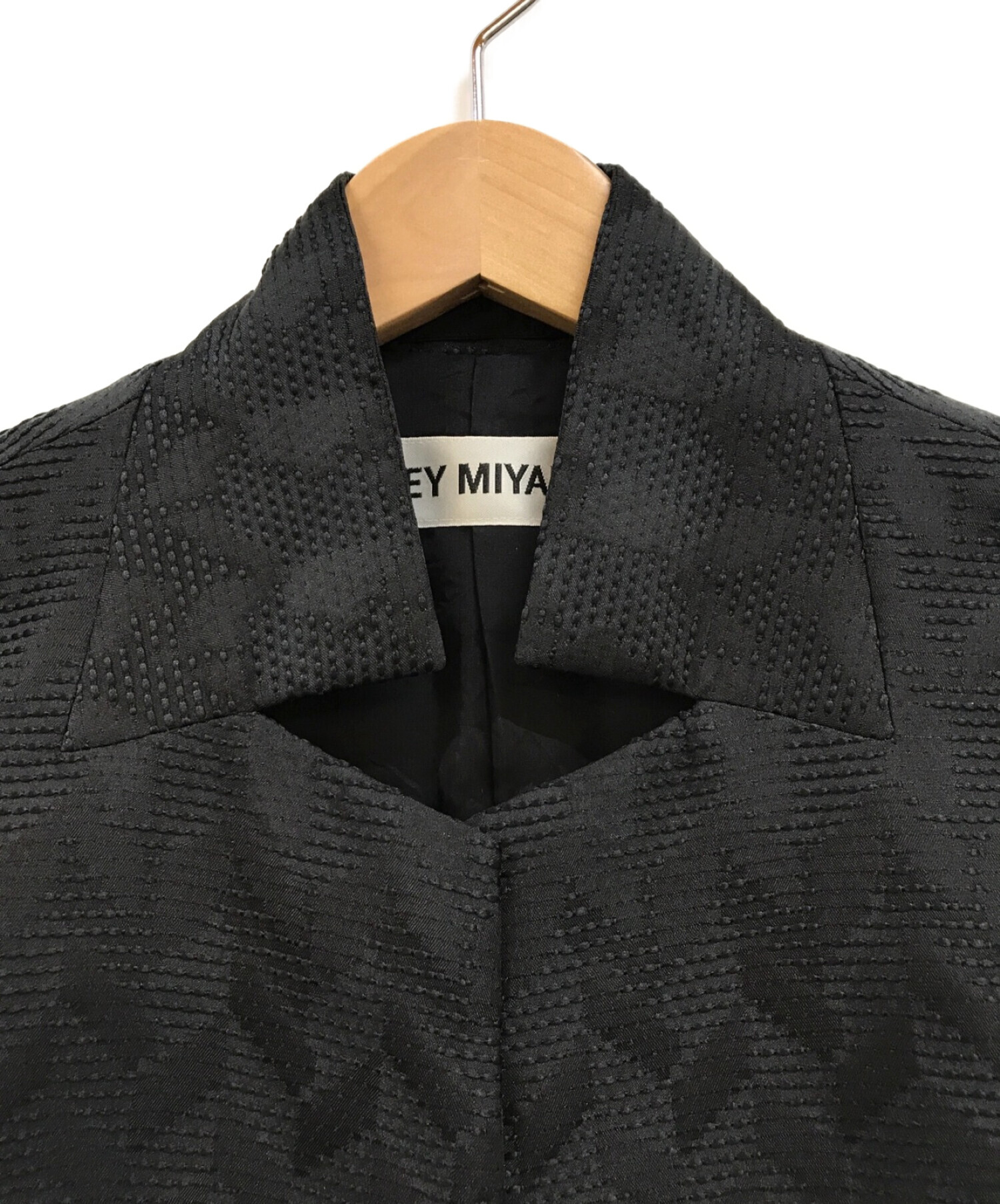 ISSEY MIYAKE (イッセイミヤケ) ジャガードノーカラージャケット ブラック サイズ:2