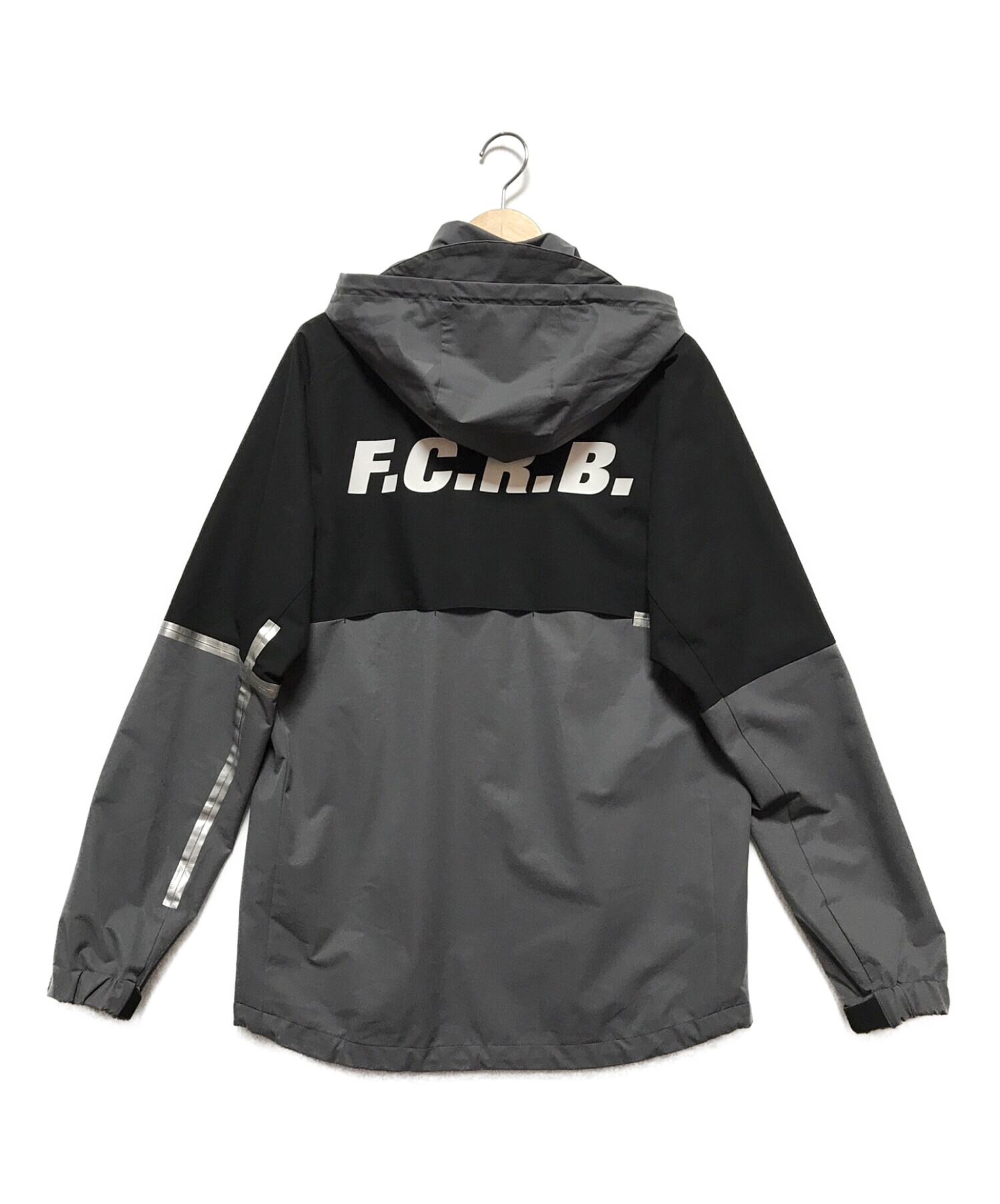 F.C.R.B. (エフシーアールビー) ウォームアップジャケット グレー×ブラック サイズ:L