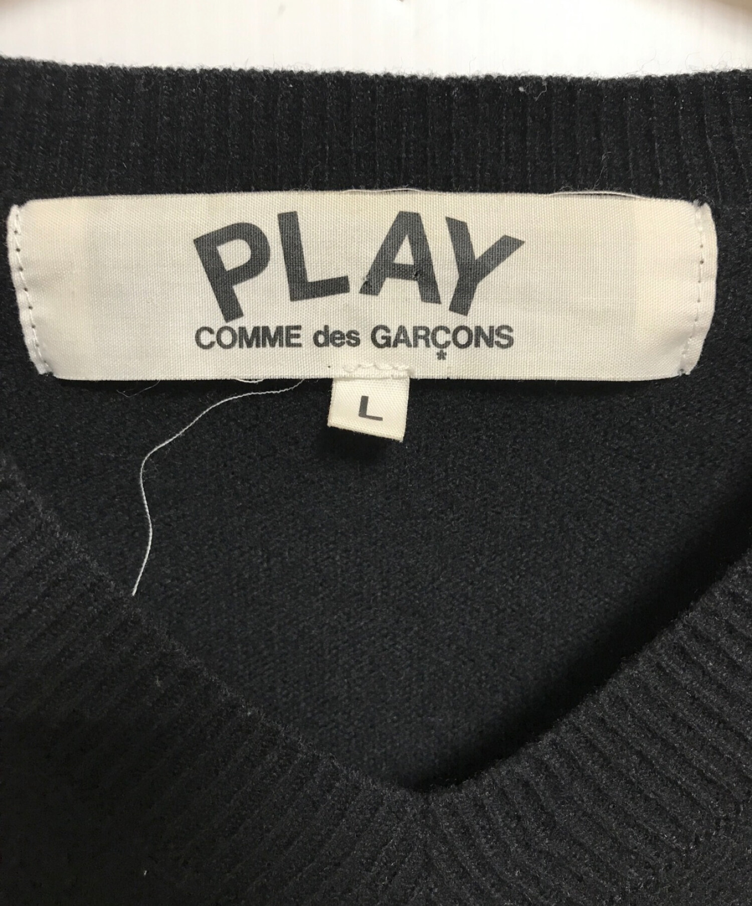 PLAY COMME des GARCONS (プレイ コムデギャルソン) Vネックニット ブラック サイズ:L　（US10）