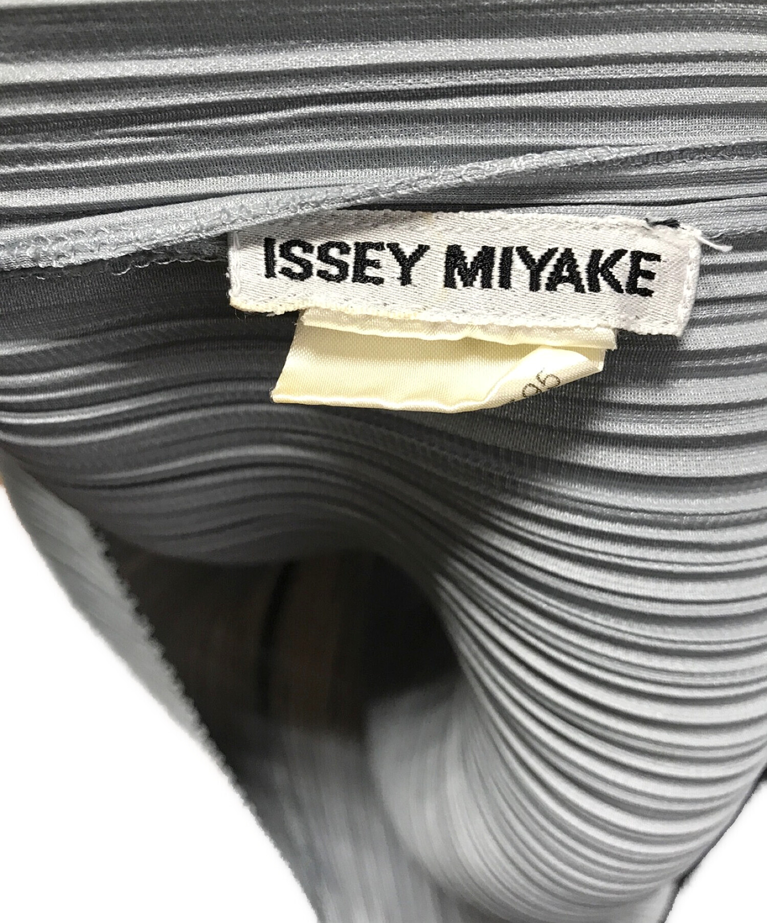 ISSEY MIYAKE (イッセイミヤケ) プリーツチュニックカットソー グリーン サイズ:L