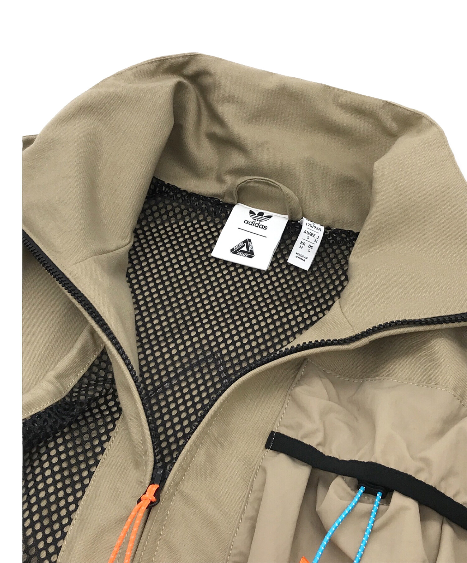 adidas (アディダス) PALACE (パレス) Crossover Logo Stripe Multiple Pockets Stand  Collar Jacket ベージュ サイズ:ASIA:S