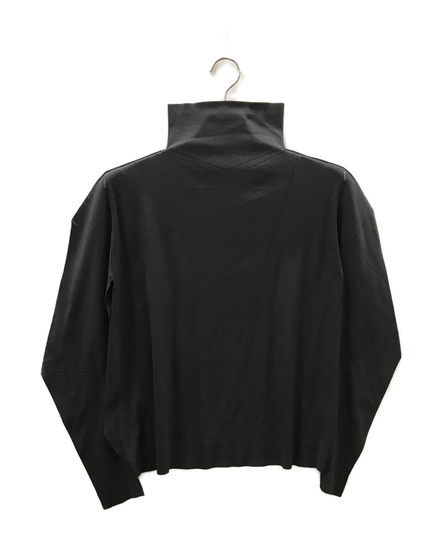 ISSEY MIYAKE (イッセイミヤケ) 無縫製ハイネック長袖ニットトップ ブラック サイズ:2