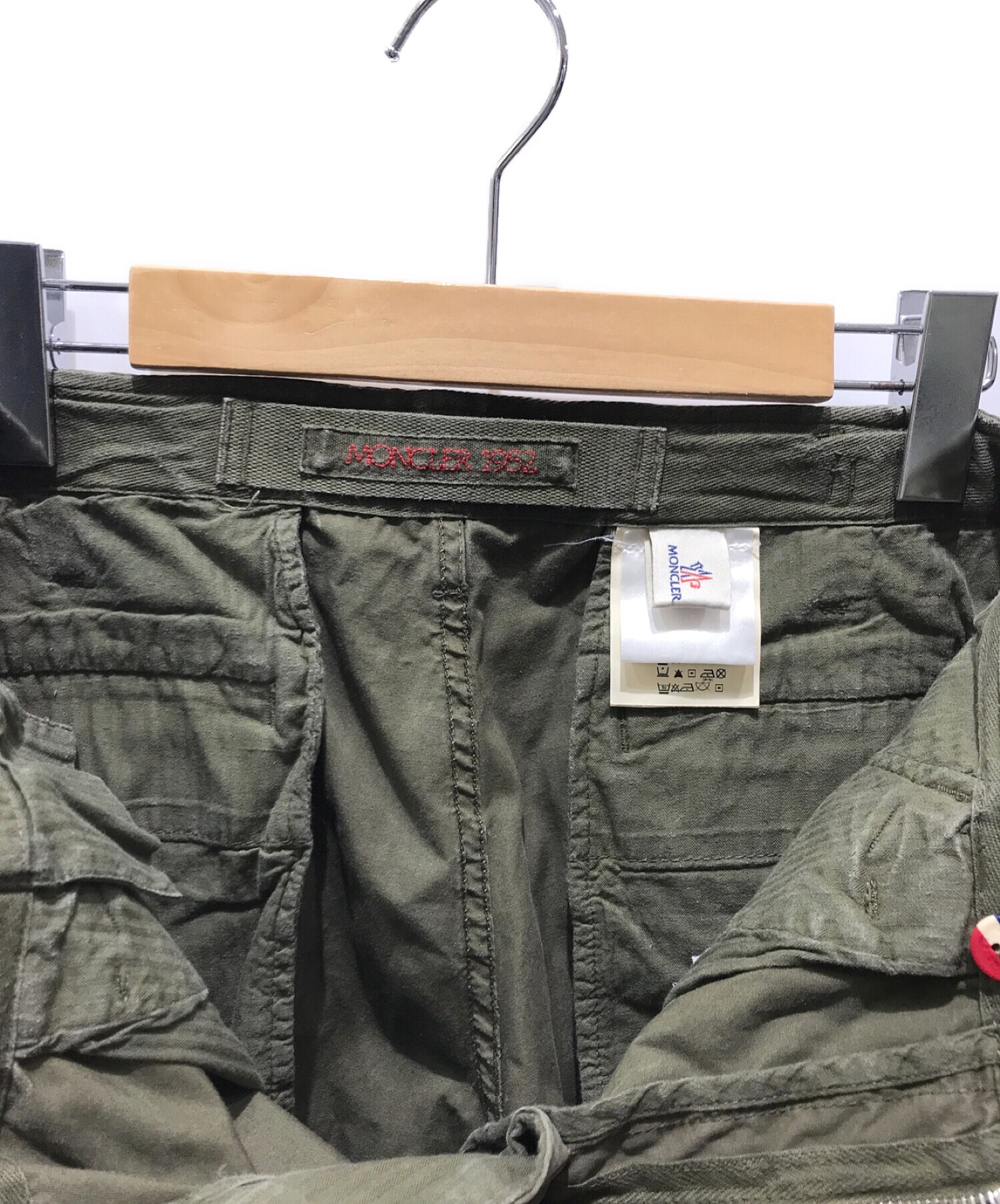 MONCLER (モンクレール) PANTALONE BERMUDA　310911341400 カーキ サイズ:44