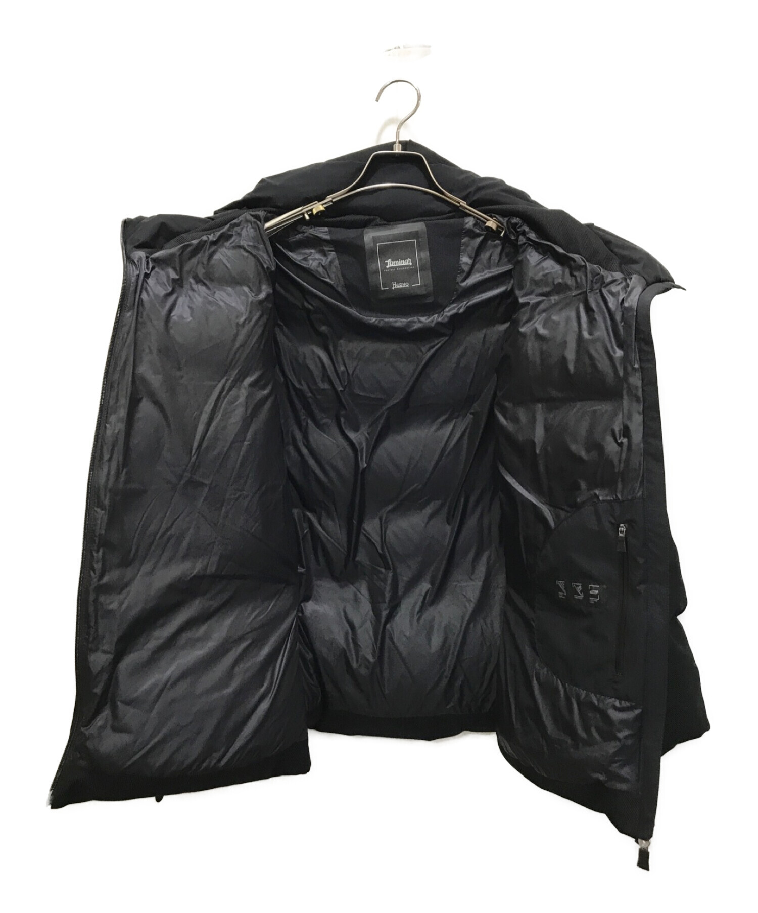 【新品】HERNO（ヘルノ)ショートダウンジャケット 黒サイズ着丈肩幅身幅そで丈重量