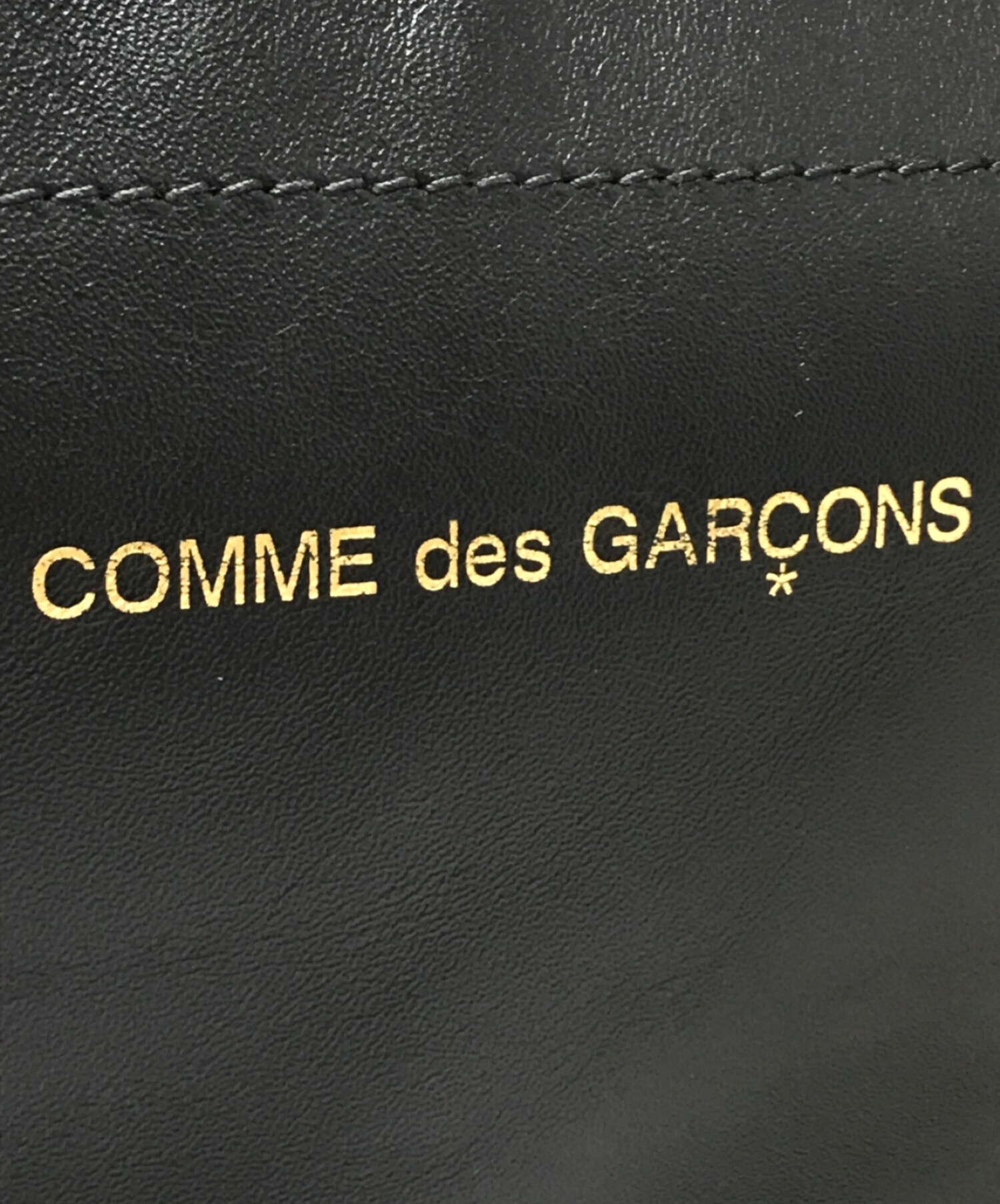 COMME des GARCONS (コムデギャルソン) ヒュージロゴレザ-トートバッグ ブラック