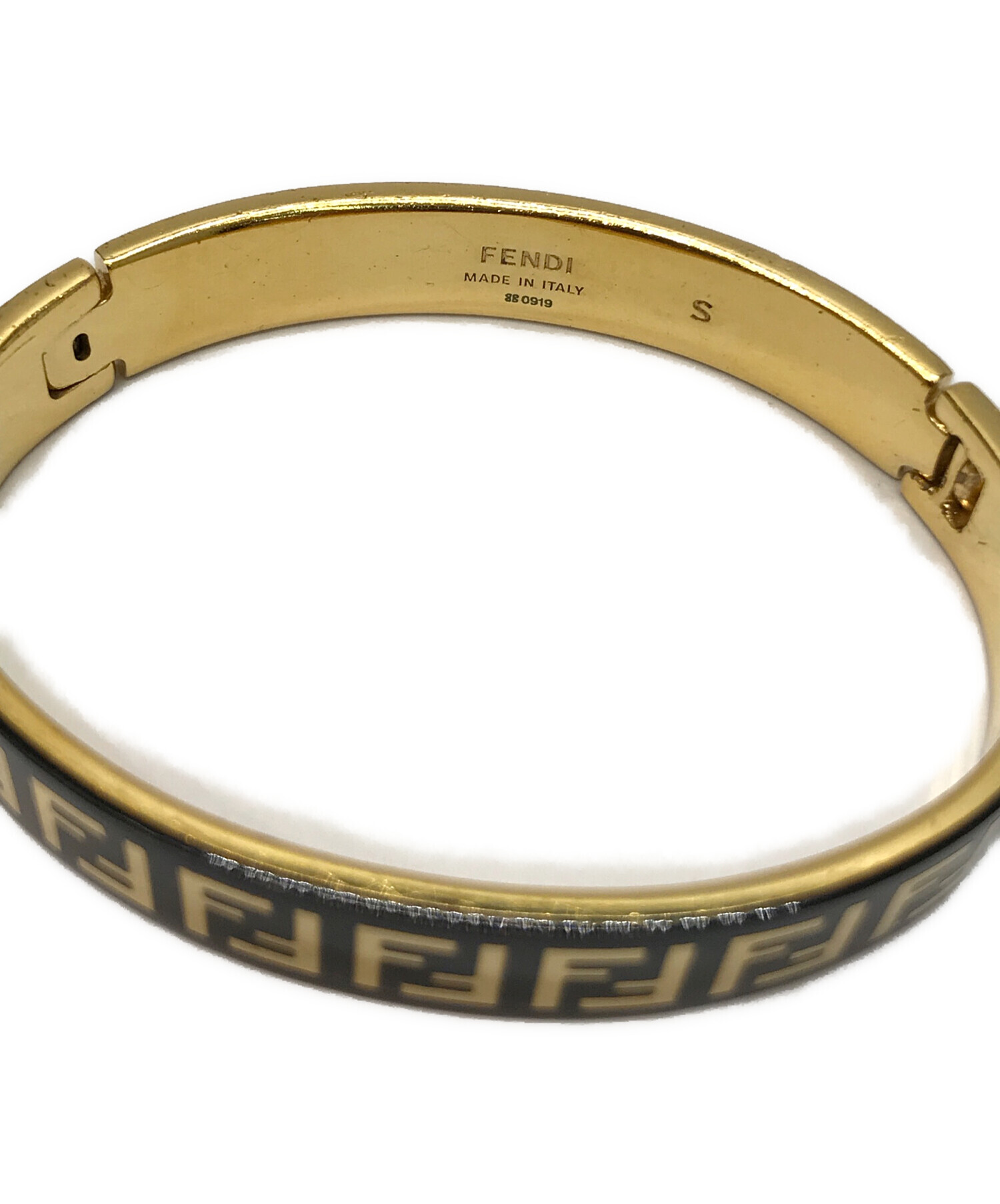 中古・古着通販】FENDI (フェンディ) 'FF' motif oval bangle ゴールド×ブラック サイズ:S｜ブランド・古着通販  トレファク公式【TREFAC FASHION】スマホサイト