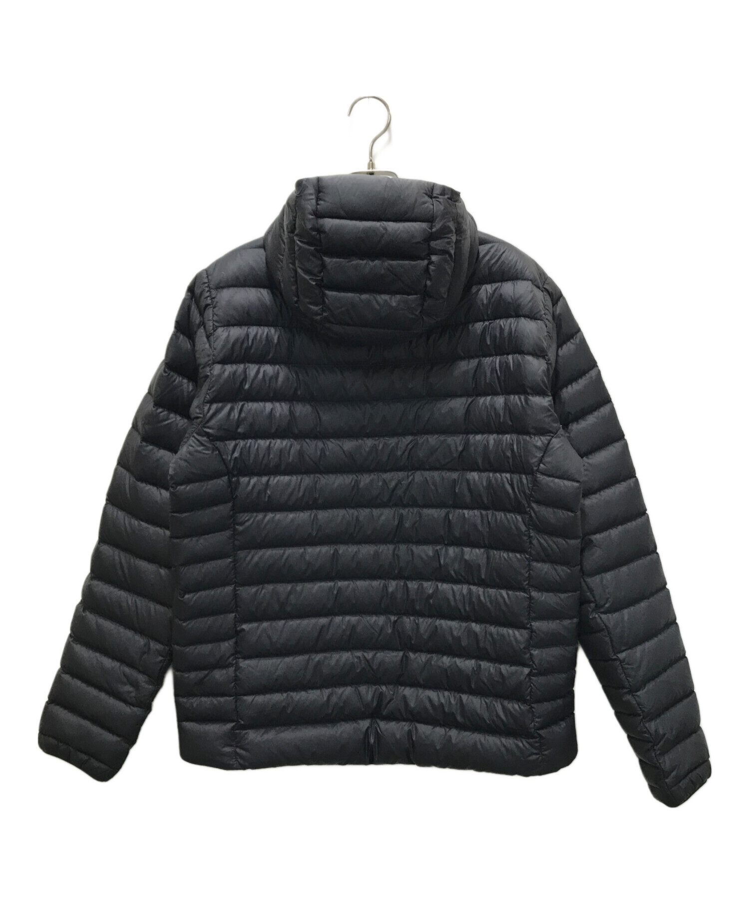 中古・古着通販】Patagonia (パタゴニア) ダウンセーターフーディ ブラック サイズ:Ｍ 未使用品｜ブランド・古着通販  トレファク公式【TREFAC FASHION】スマホサイト