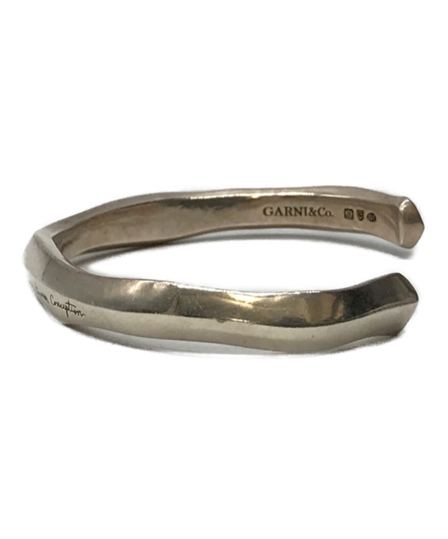 GARNI (ガルニ) Wave Bangle