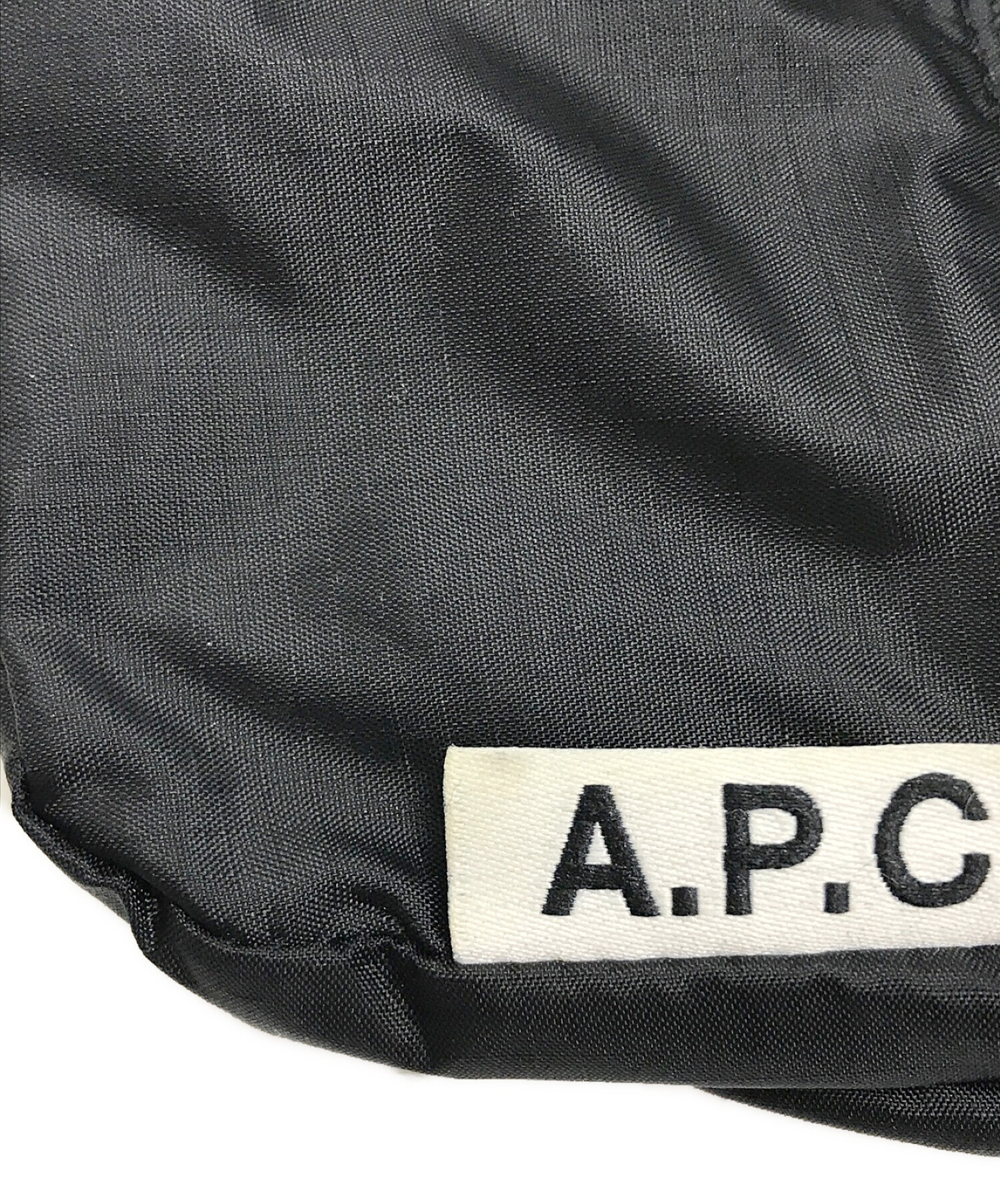 中古・古着通販】A.P.C. (アー・ペー・セー) ボディーバッグ ブラック